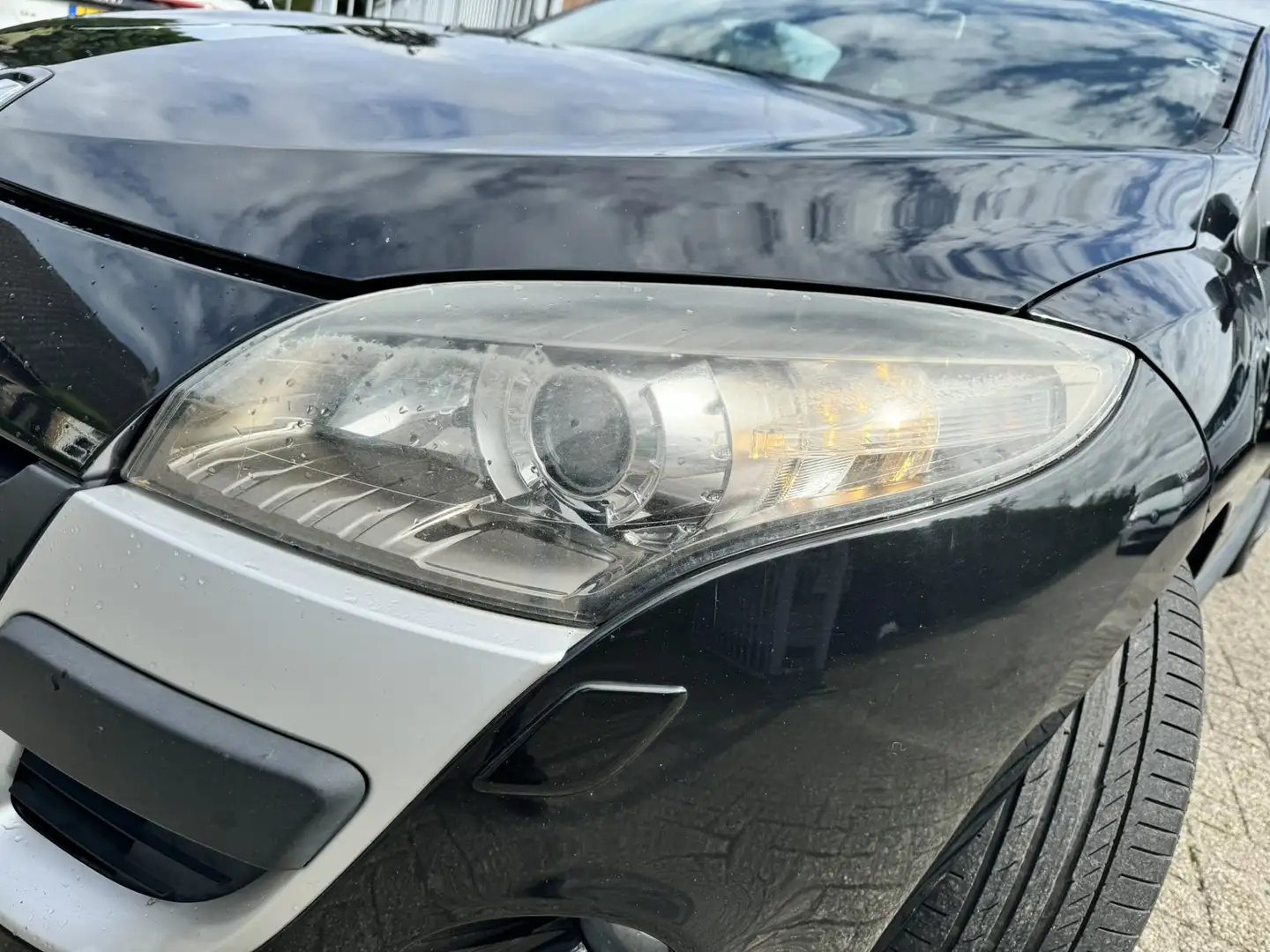 Renault Megane Coupé 1.5 dCi Dynamique Navi/Xenon/Pdc/Climate/Lmv Zwart - 2