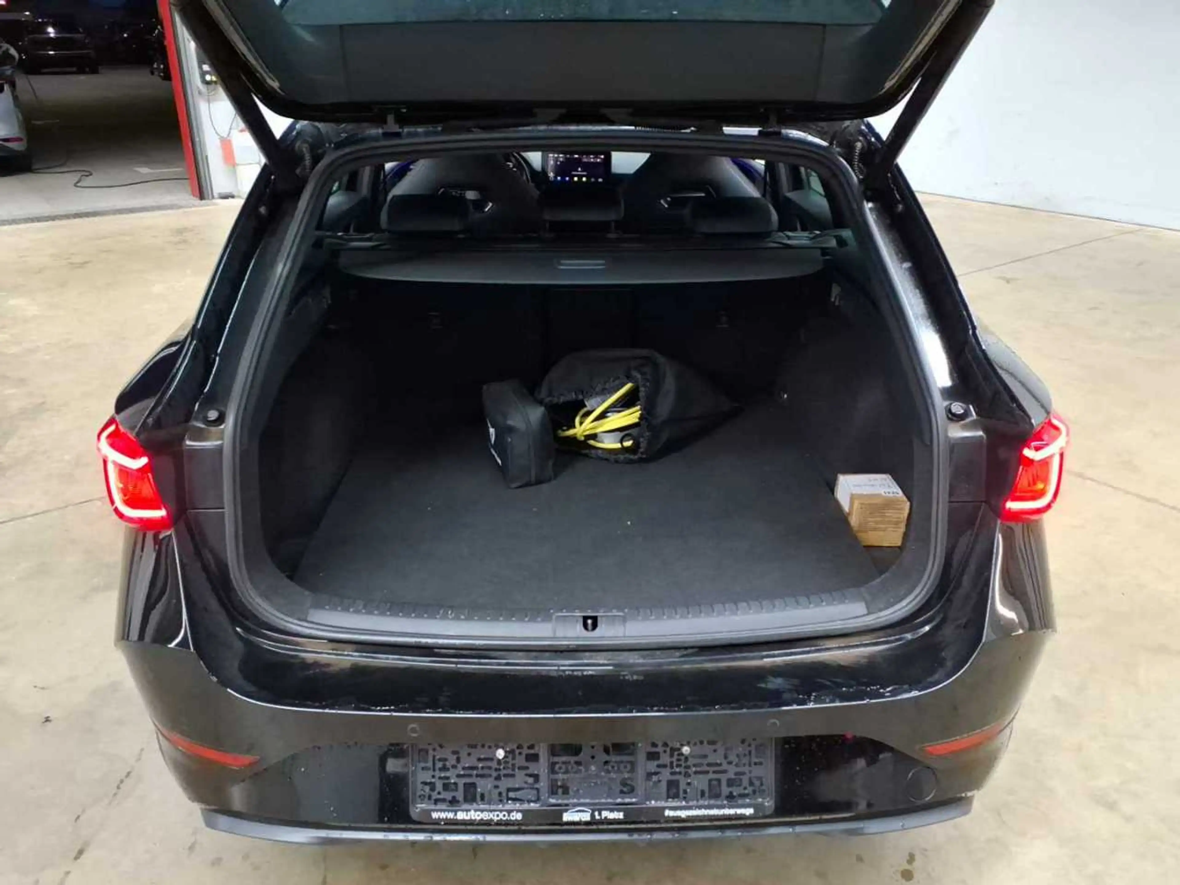 CUPRA Leon Leon Sportstourer 1.4 e-Hybrid VZ Vision Plus 19" — photo 15