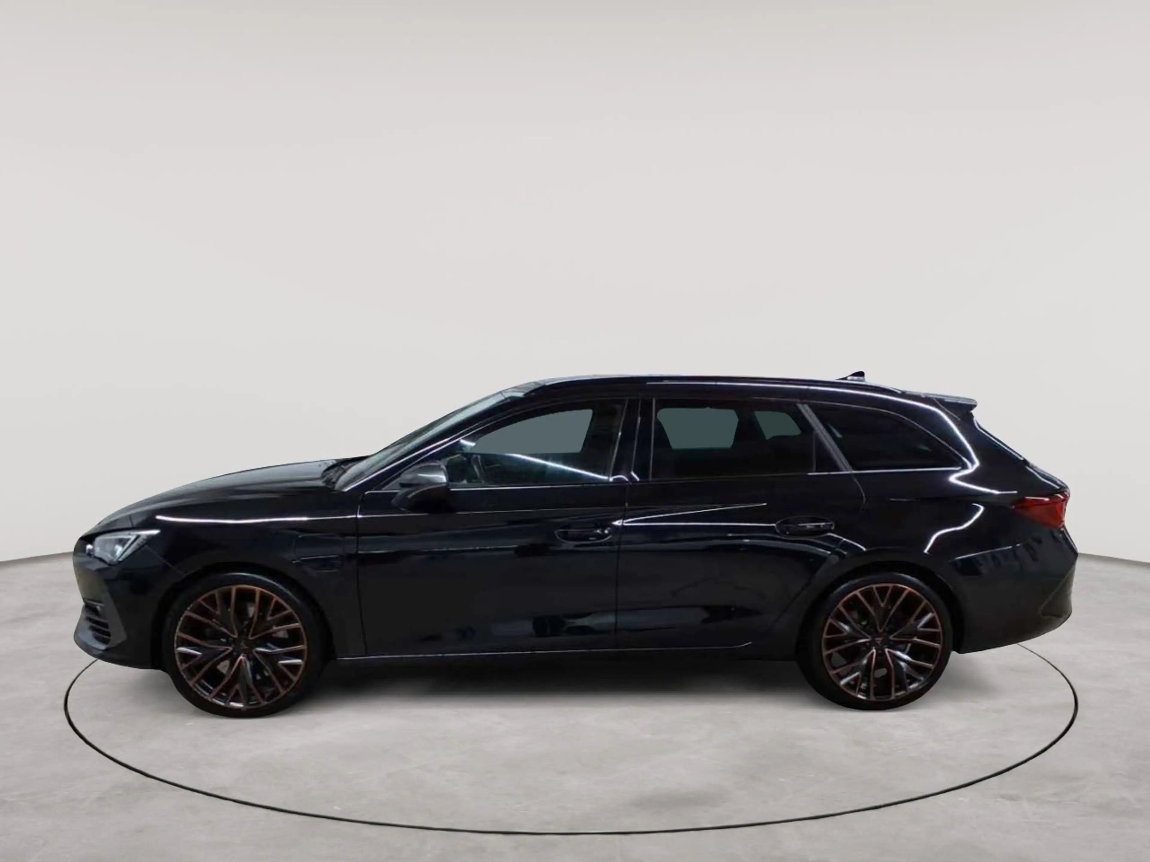CUPRA Leon Leon Sportstourer 1.4 e-Hybrid VZ Vision Plus 19" — photo 6