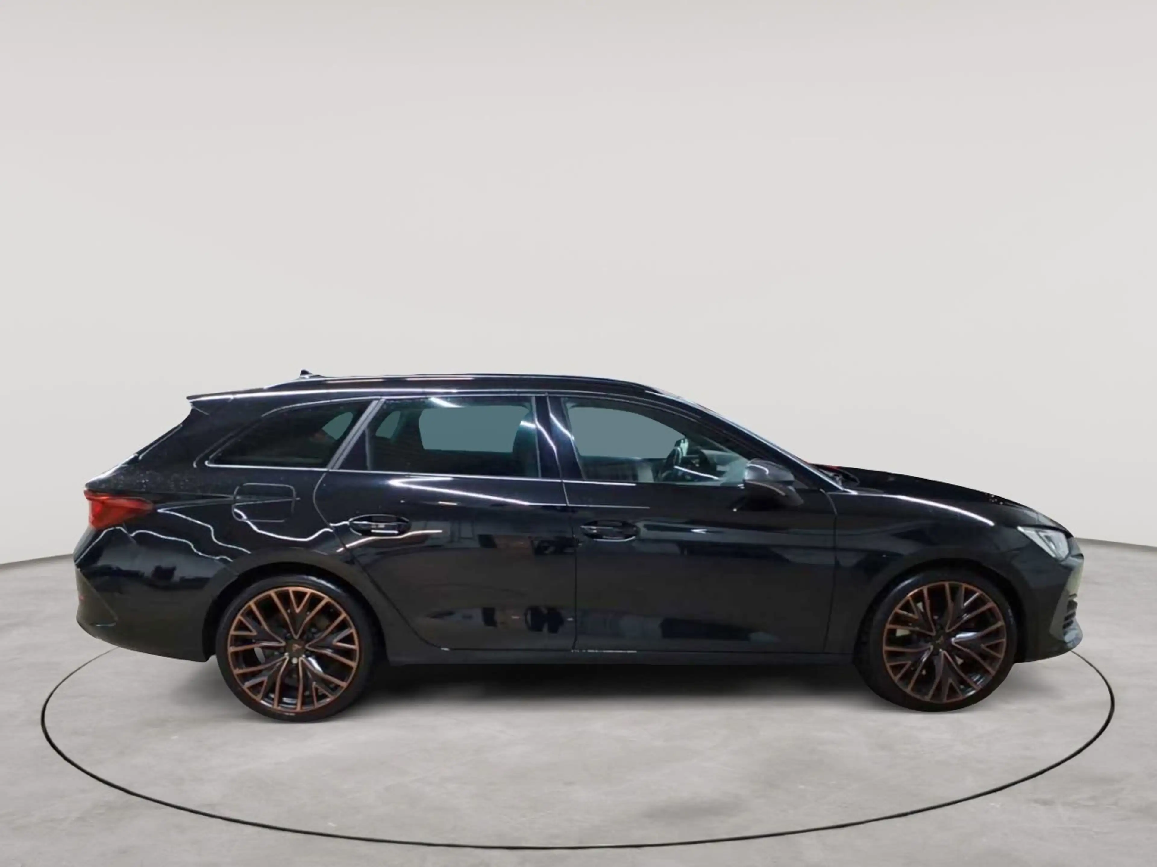 CUPRA Leon Leon Sportstourer 1.4 e-Hybrid VZ Vision Plus 19" — photo 3