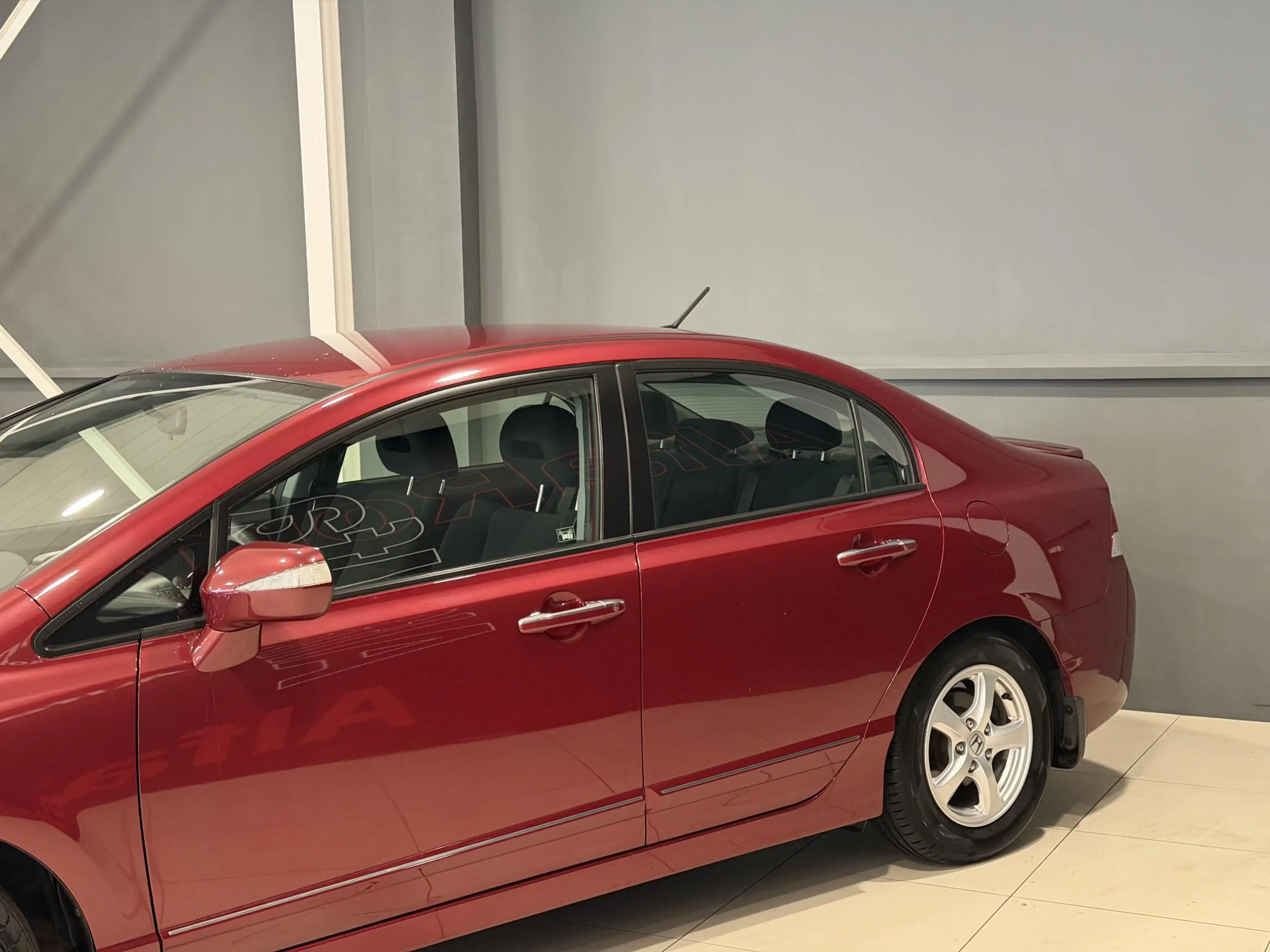 Honda Civic 1.3 Hybrid — photo 12