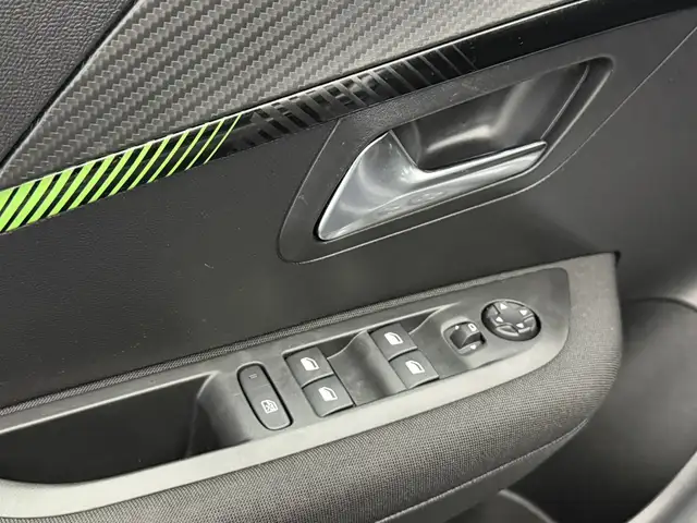 Peugeot E-208 view 29