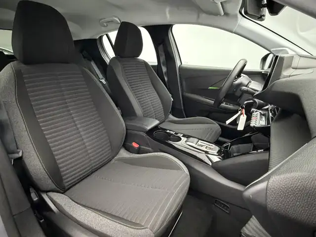 Peugeot E-208 view 11