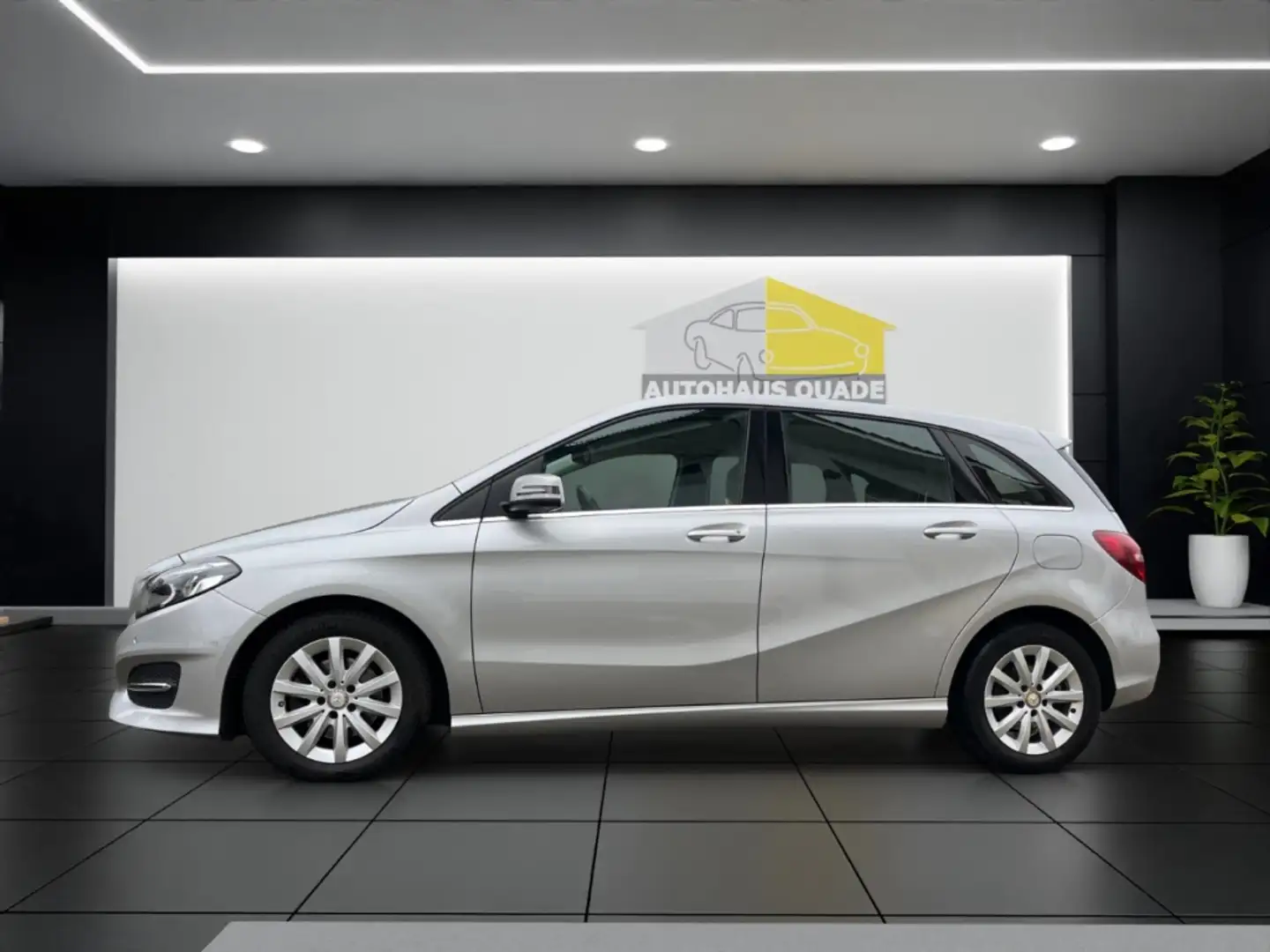 Mercedes-Benz B 180 Automatic erst 52.500KM Service-NEU Silber - 2