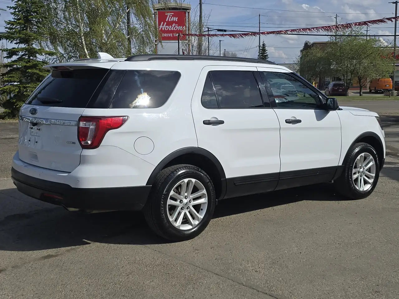 Ford Explorer снимка Ford Explorer