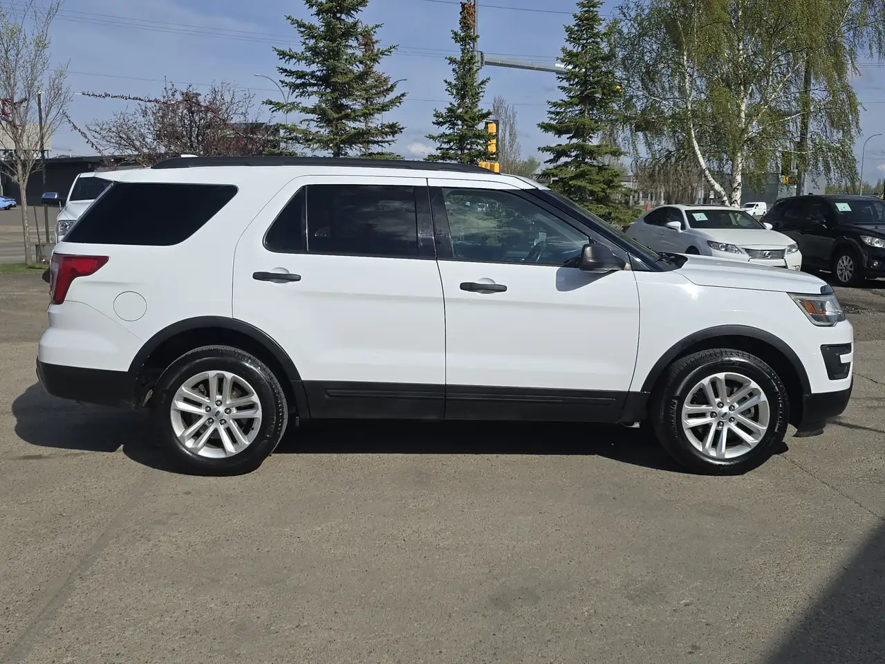 Ford Explorer снимка Ford Explorer