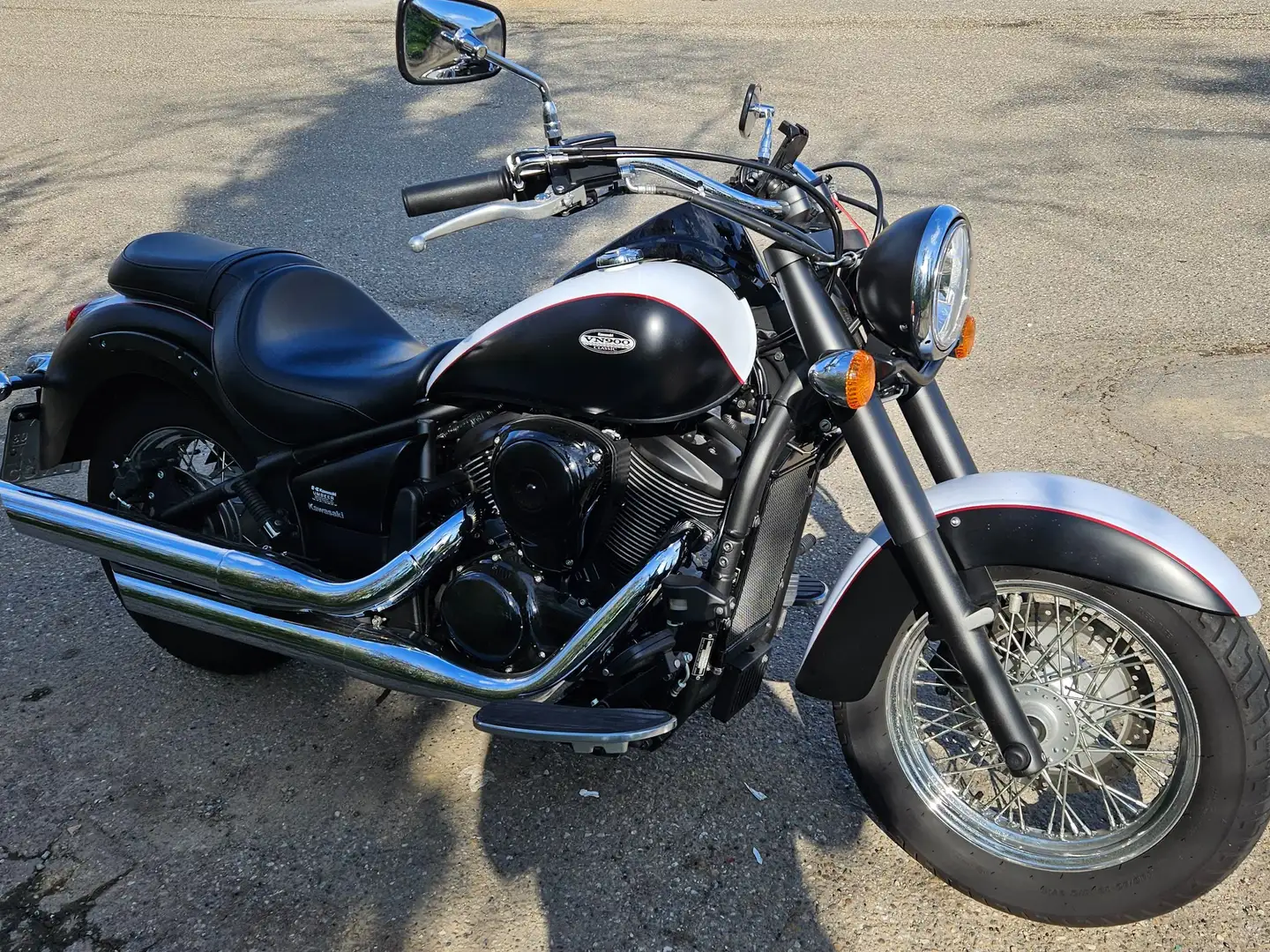 Kawasaki VN 900 Classic Bílá - 2