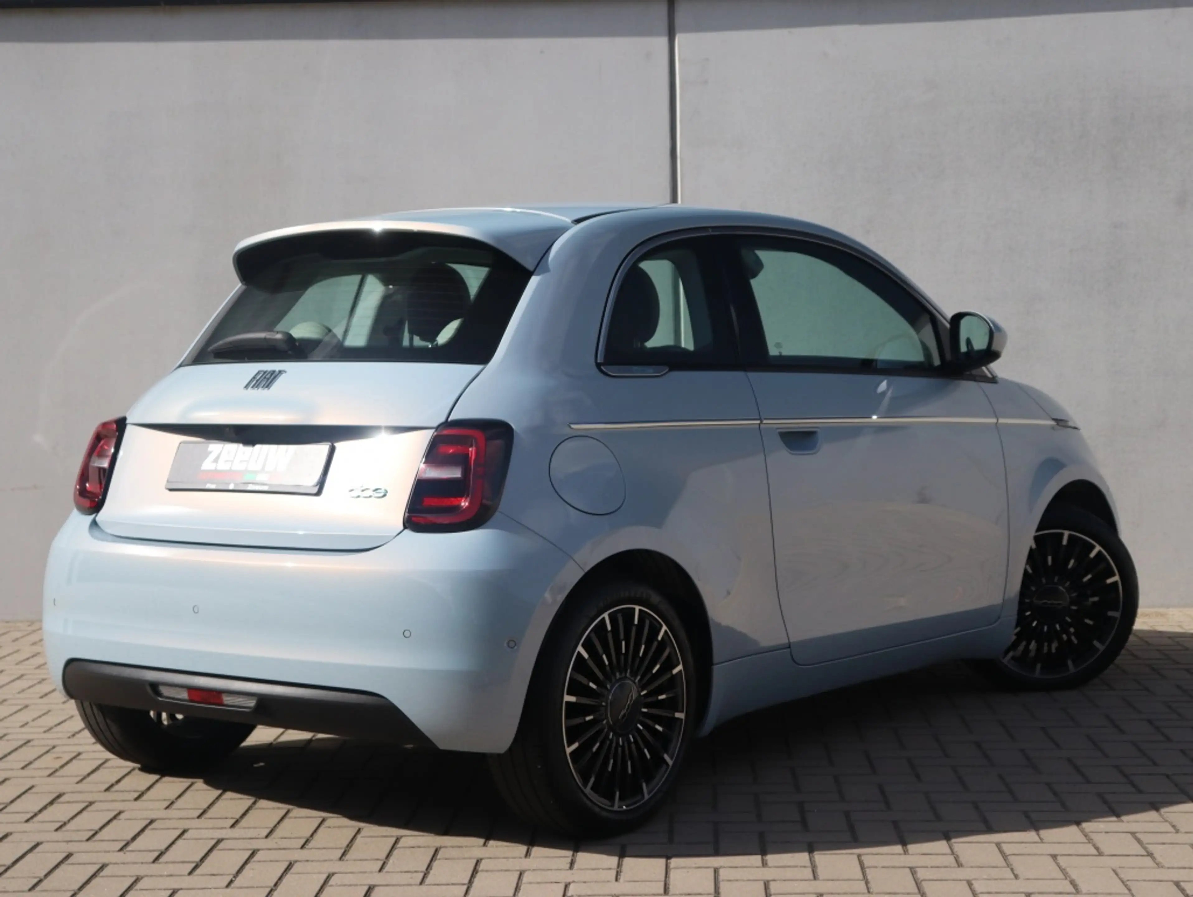 Fiat 500e La Prima by Bocelli 42 kWh | JBL | Winter | 17′ — photo 2