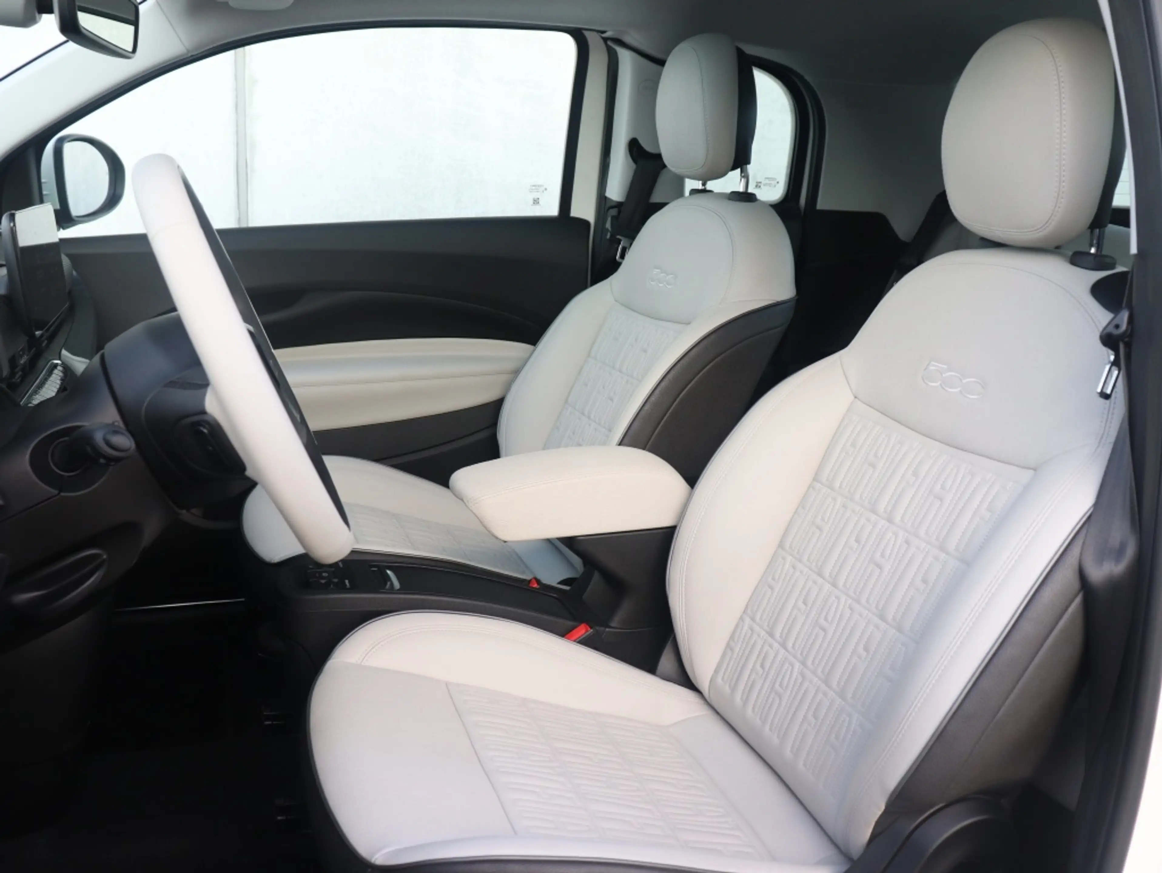 Fiat 500e La Prima by Bocelli 42 kWh | JBL | Winter | 17′ — photo 3