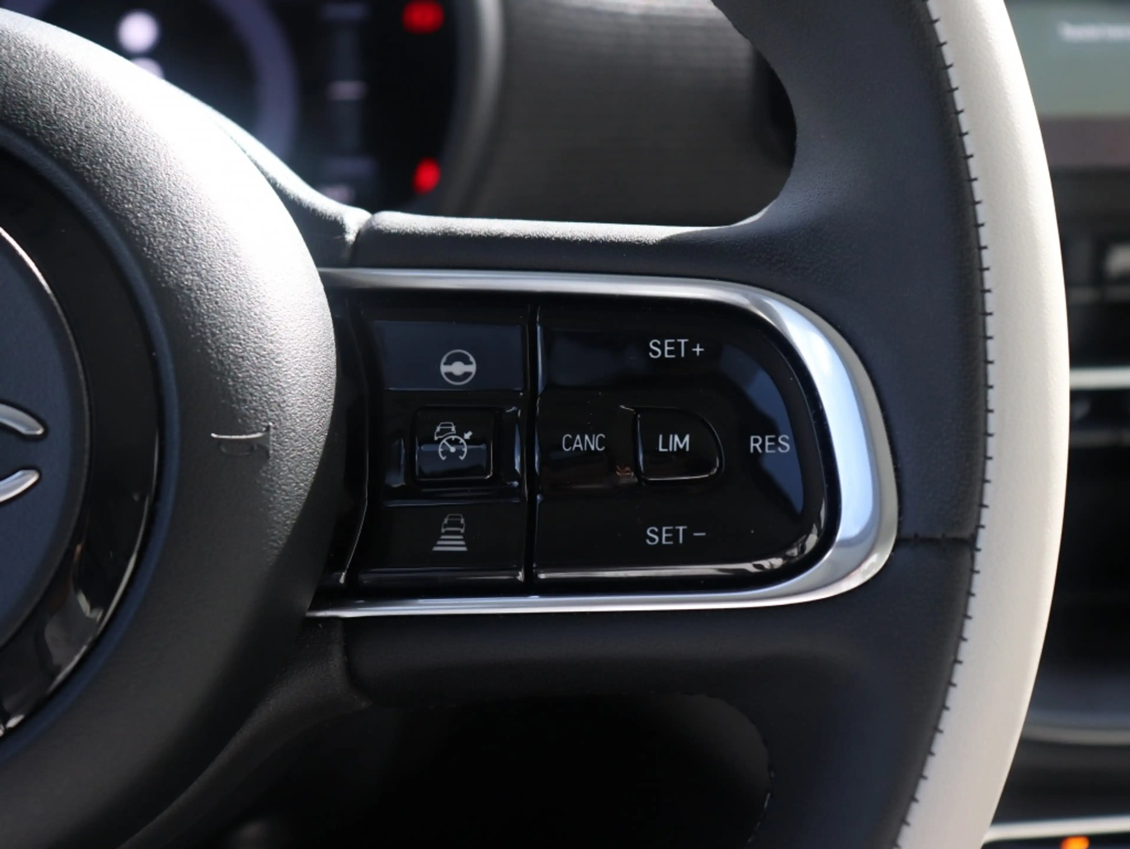 Fiat 500e La Prima by Bocelli 42 kWh | JBL | Winter | 17′ — photo 11