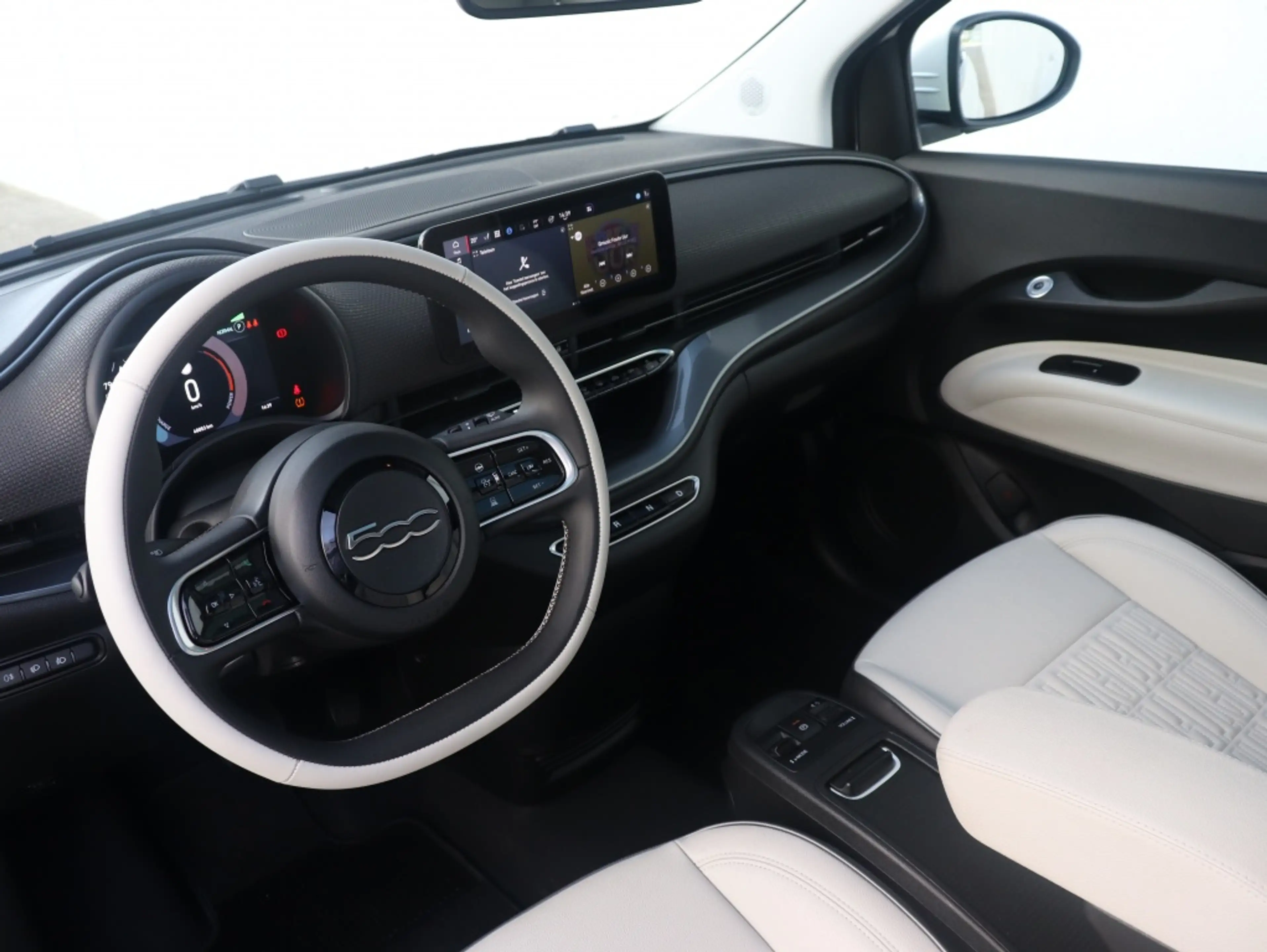 Fiat 500e La Prima by Bocelli 42 kWh | JBL | Winter | 17′ — photo 4