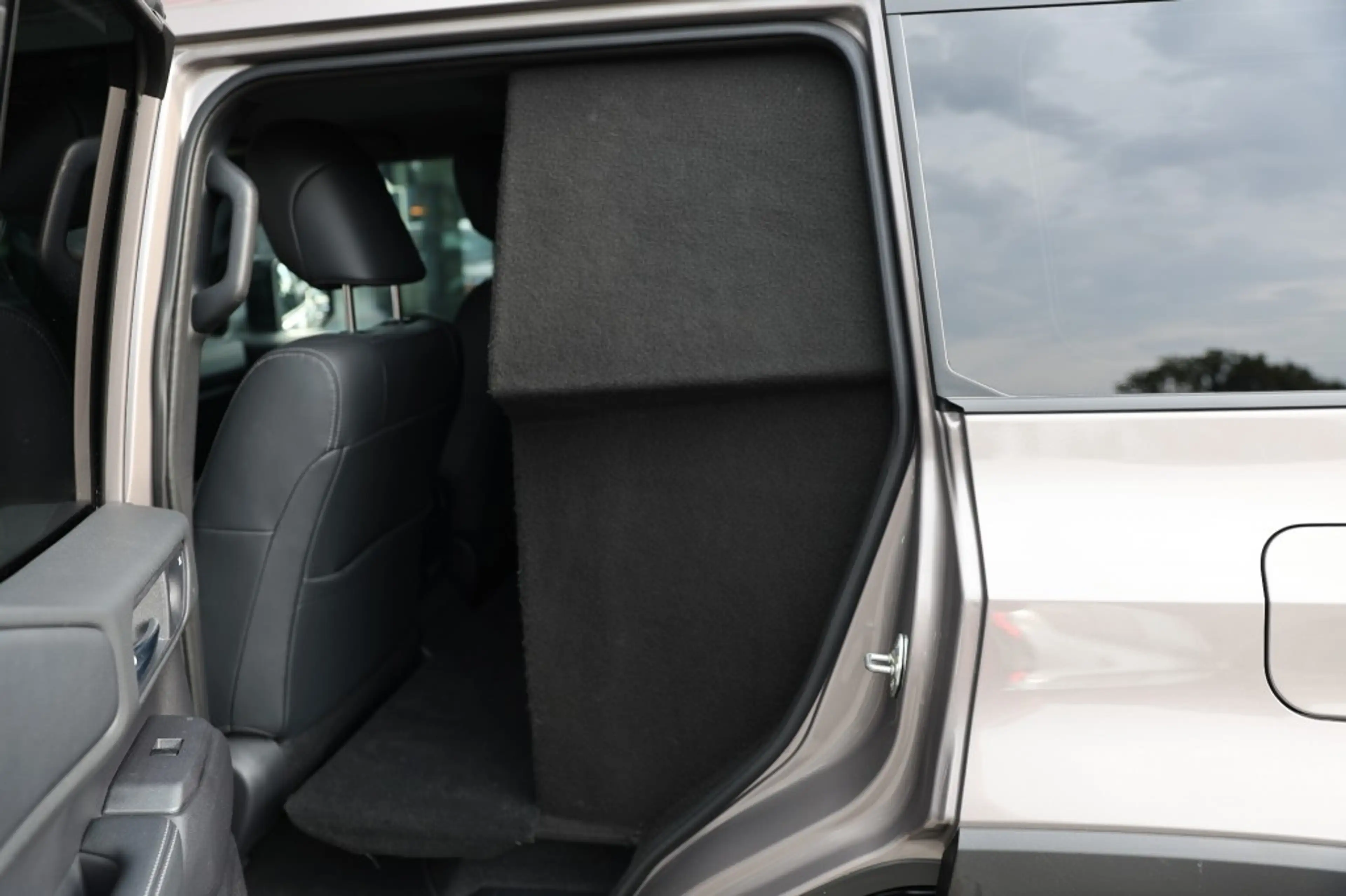 Toyota Land Cruiser 2.8 D-4D 5DRS PROFESSIONAL A/T VAN — photo 11
