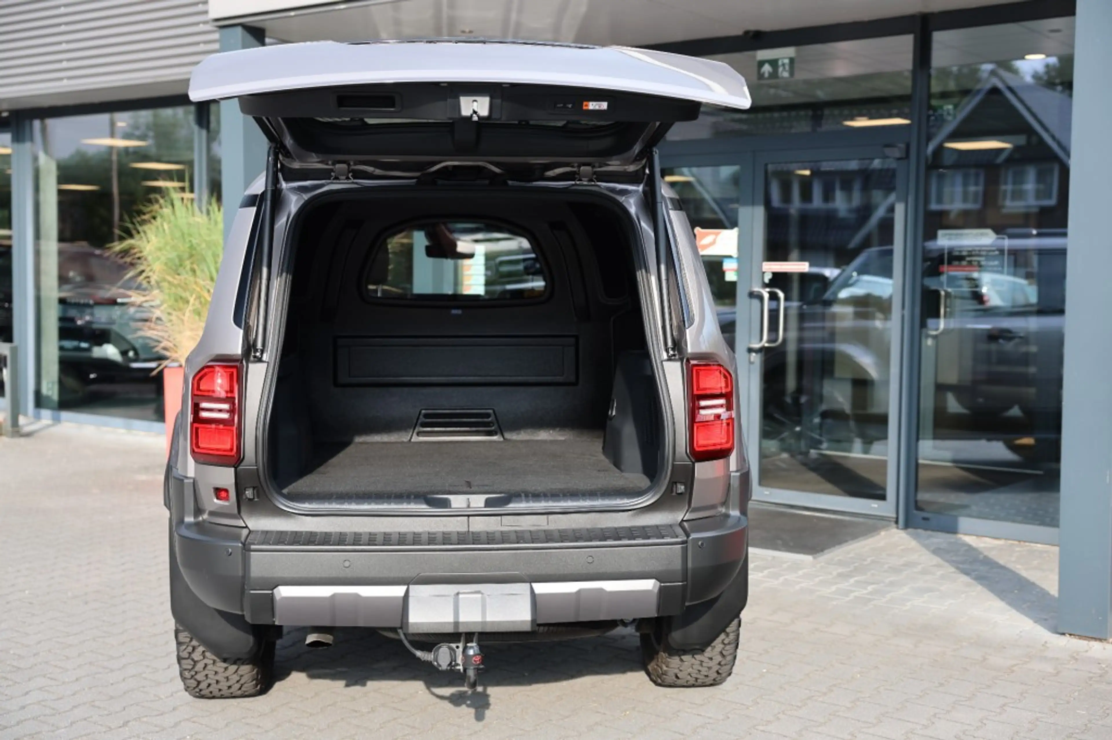 Toyota Land Cruiser 2.8 D-4D 5DRS PROFESSIONAL A/T VAN — photo 7