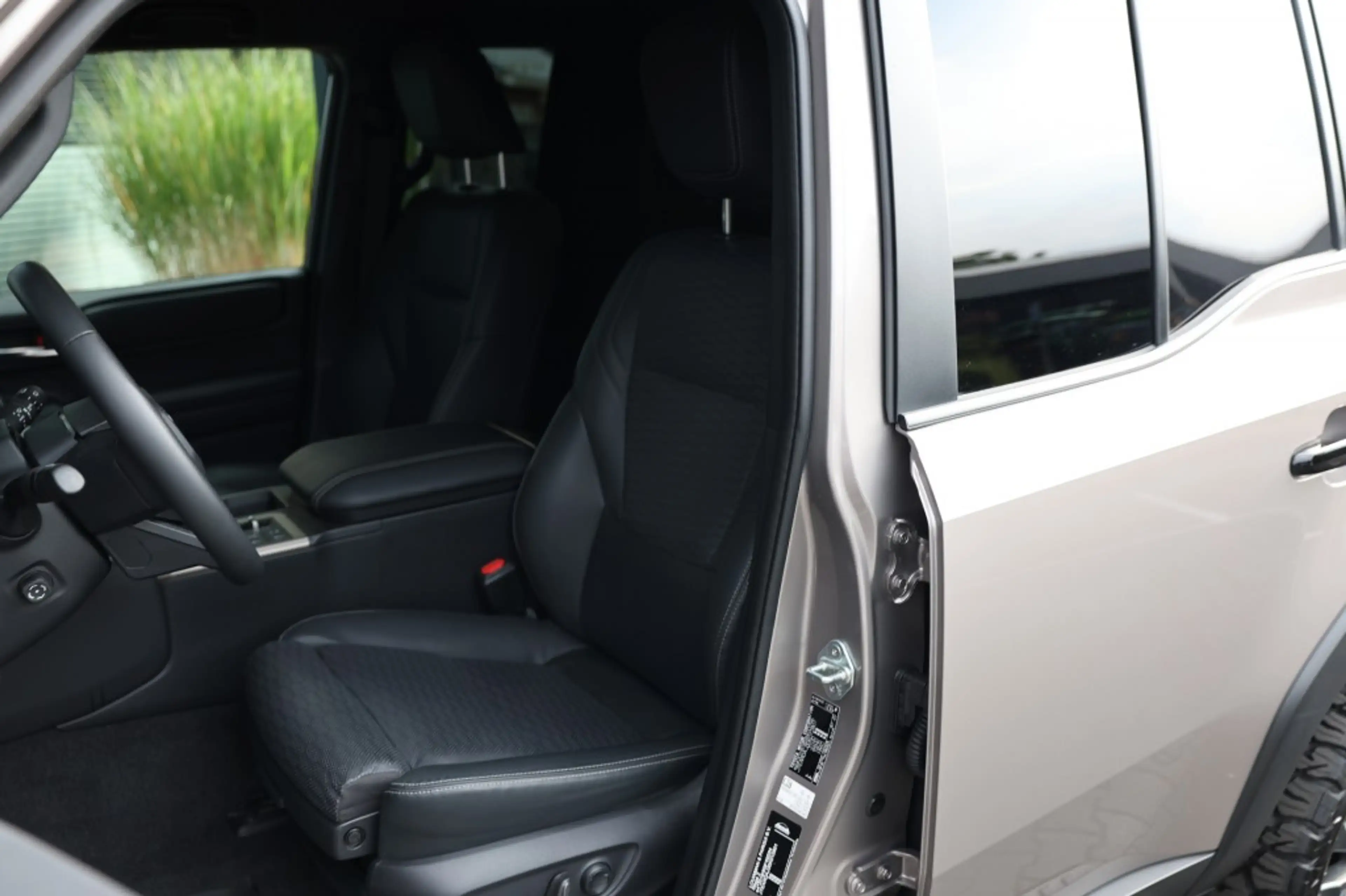 Toyota Land Cruiser 2.8 D-4D 5DRS PROFESSIONAL A/T VAN — photo 9