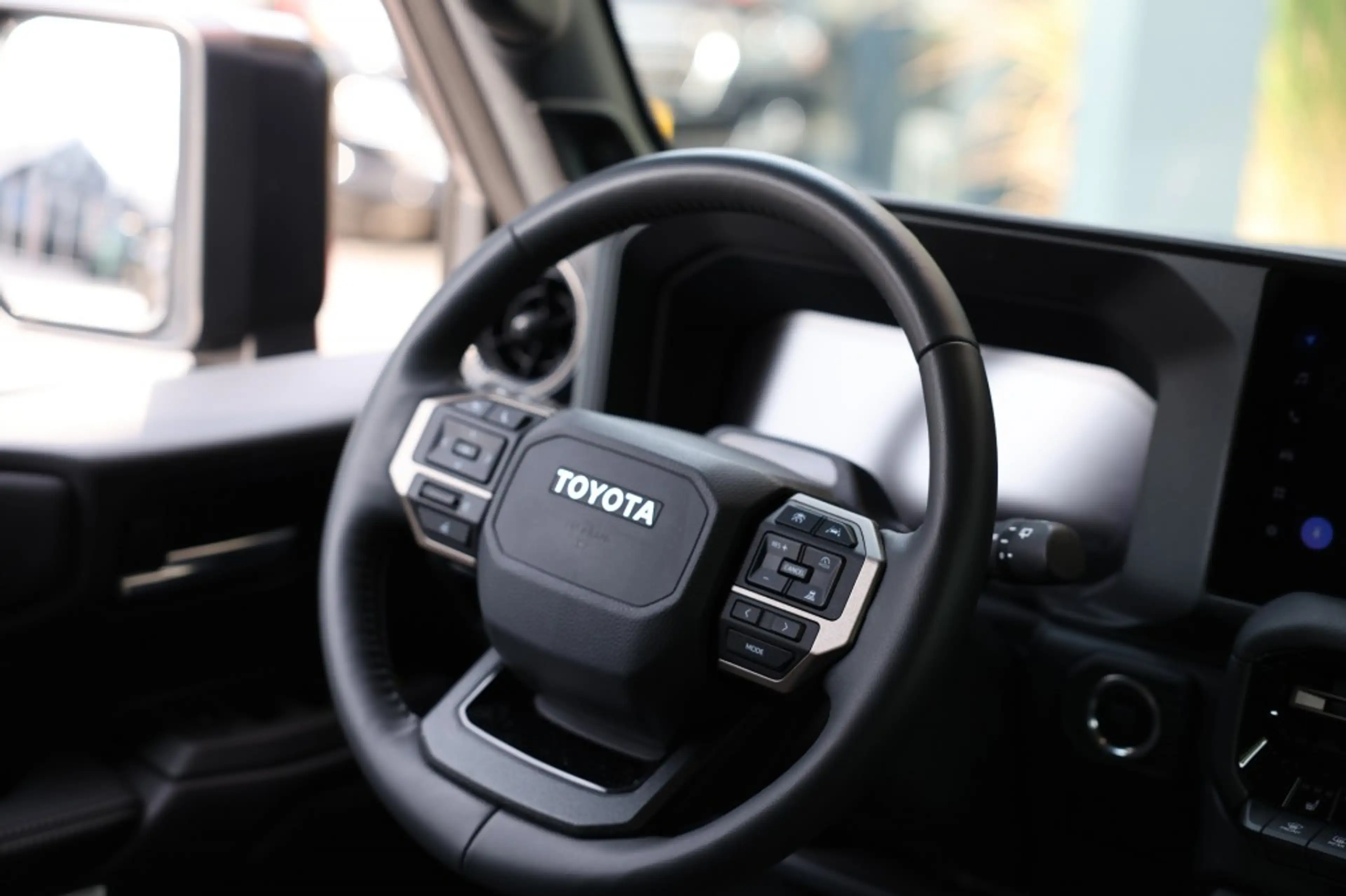 Toyota Land Cruiser 2.8 D-4D 5DRS PROFESSIONAL A/T VAN — photo 12