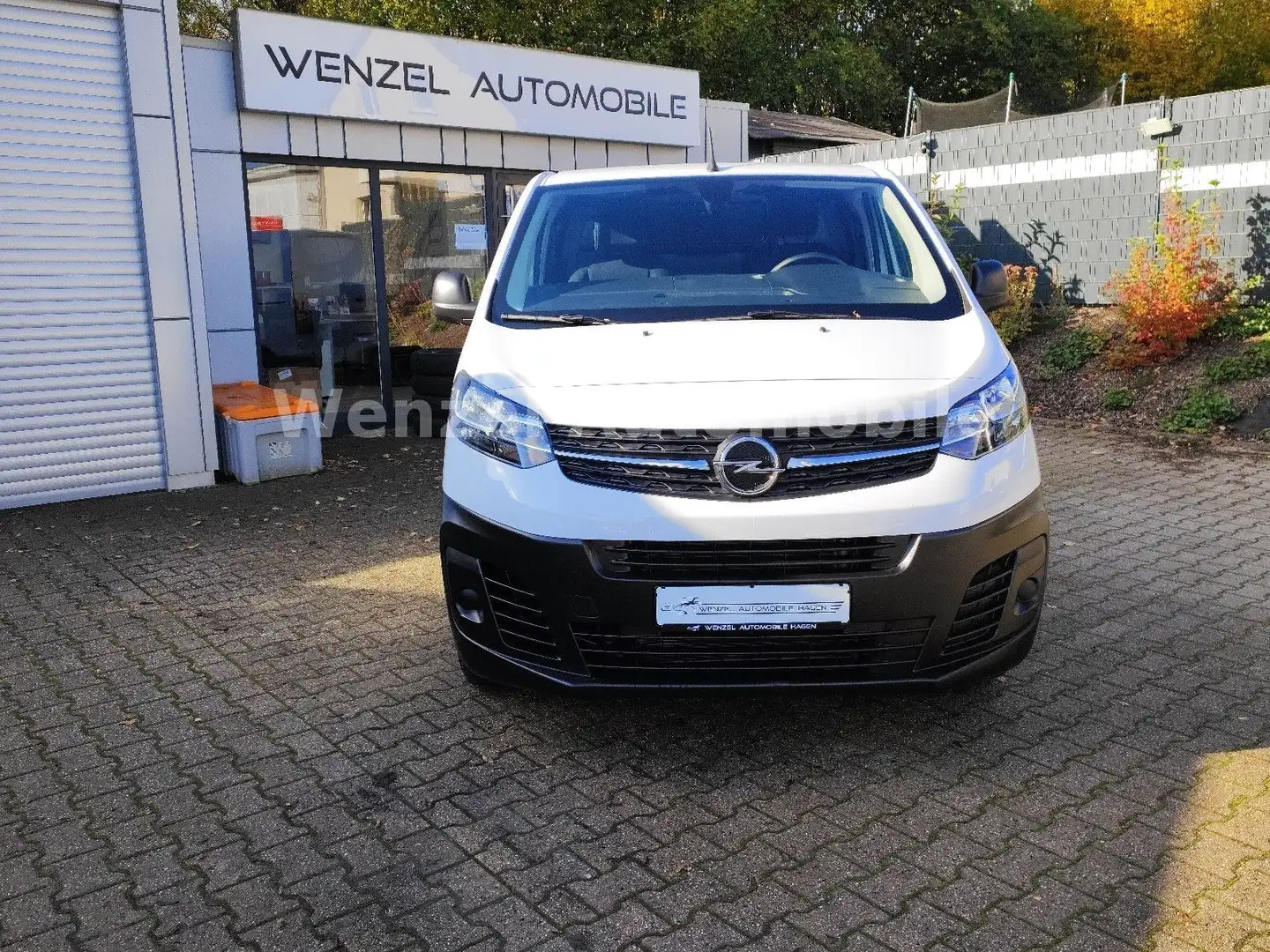 Opel Vivaro Kasten e Edition M *1.Hand*MwSt* Weiß - 2