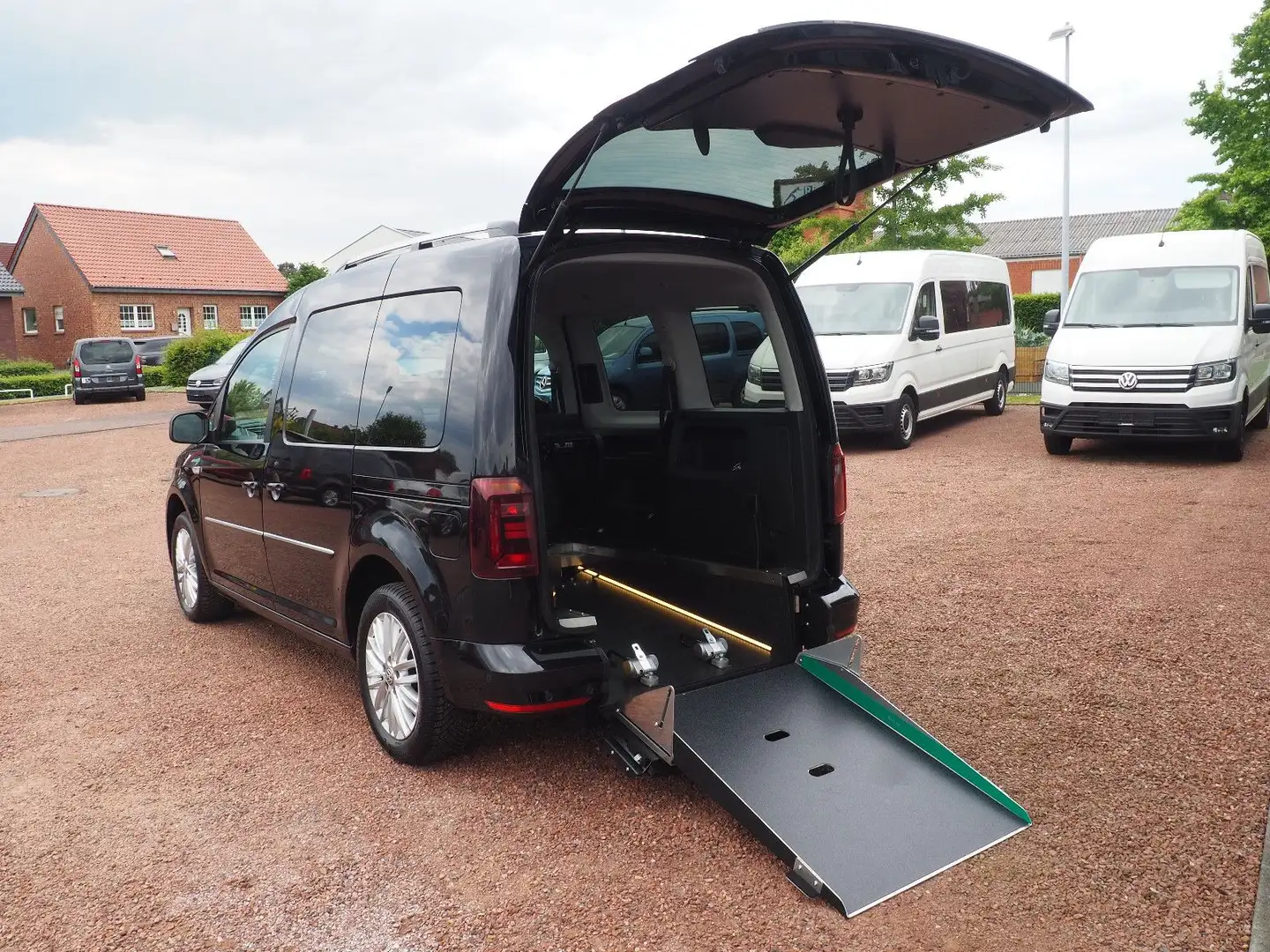 Volkswagen Caddy Highline Rollstuhlgerecht/Wenderampe Negro - 1