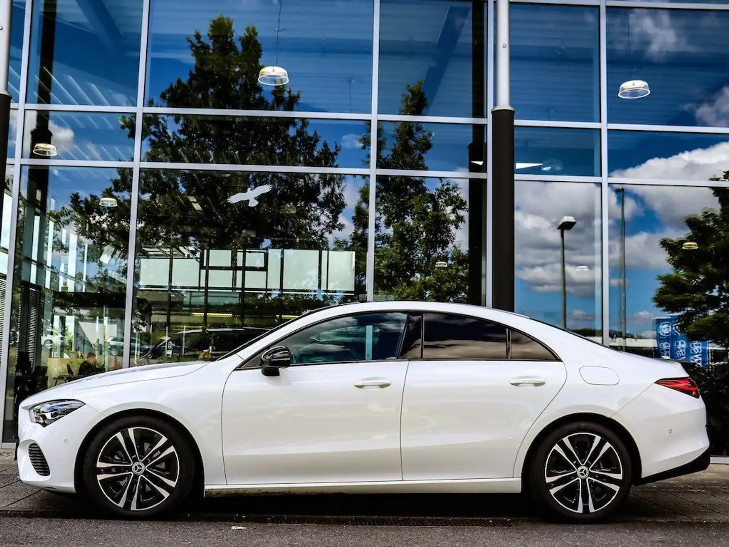 Mercedes-Benz CLA 180 d ProgressiveLineAdvanced/Pano/Night Blanc - 2