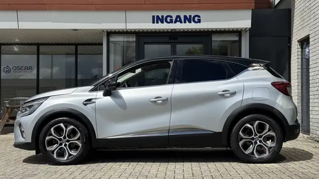 Renault Captur view 2