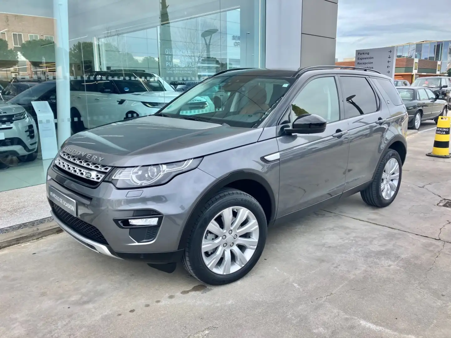 Land Rover Discovery Sport 2.0TD4 HSE 7pl. 4x4 Aut. 180 Gris - 2