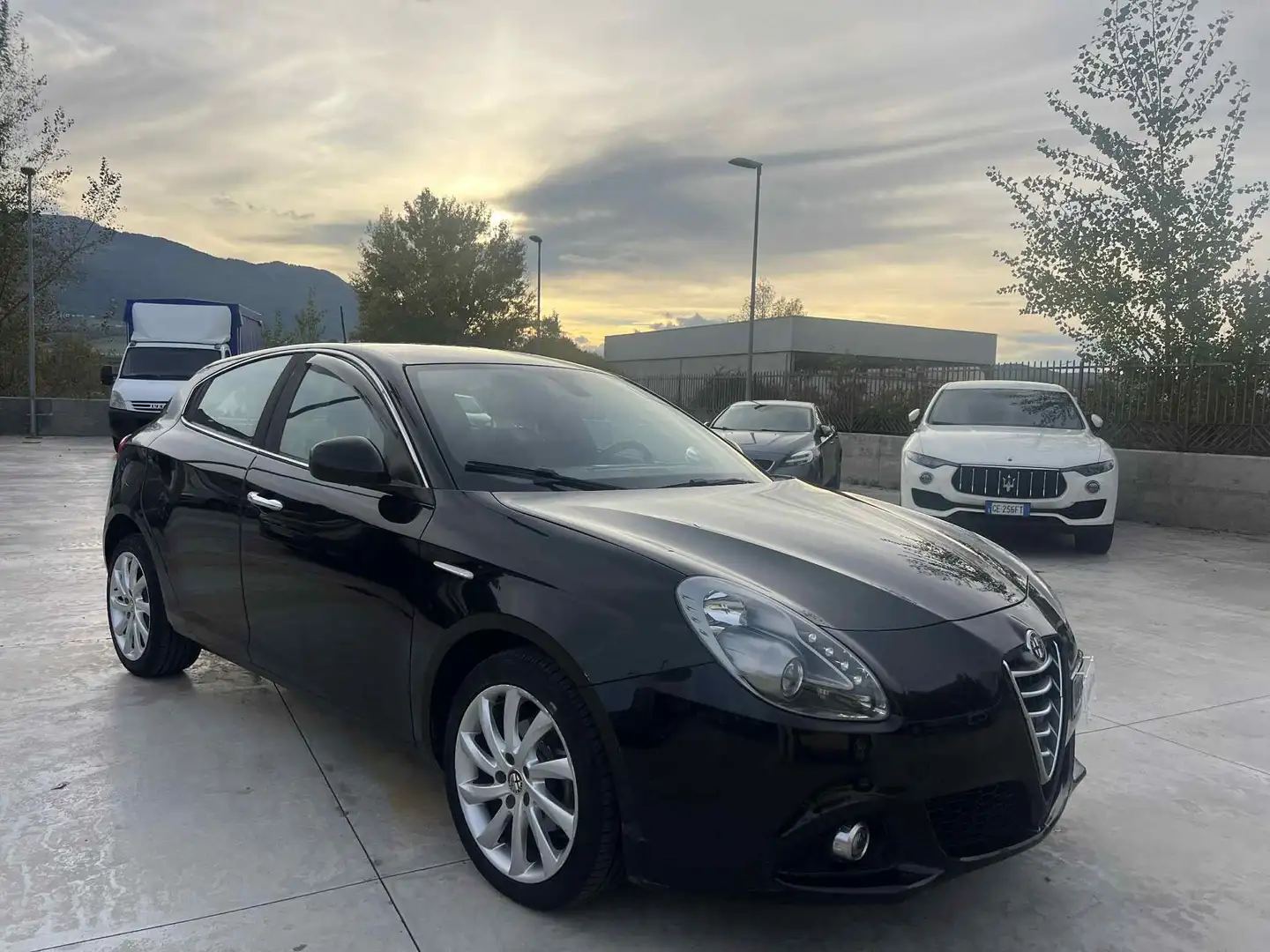 Alfa Romeo Giulietta 1.6 M.JET 105CV -DISTINCTIVE- Nero - 1