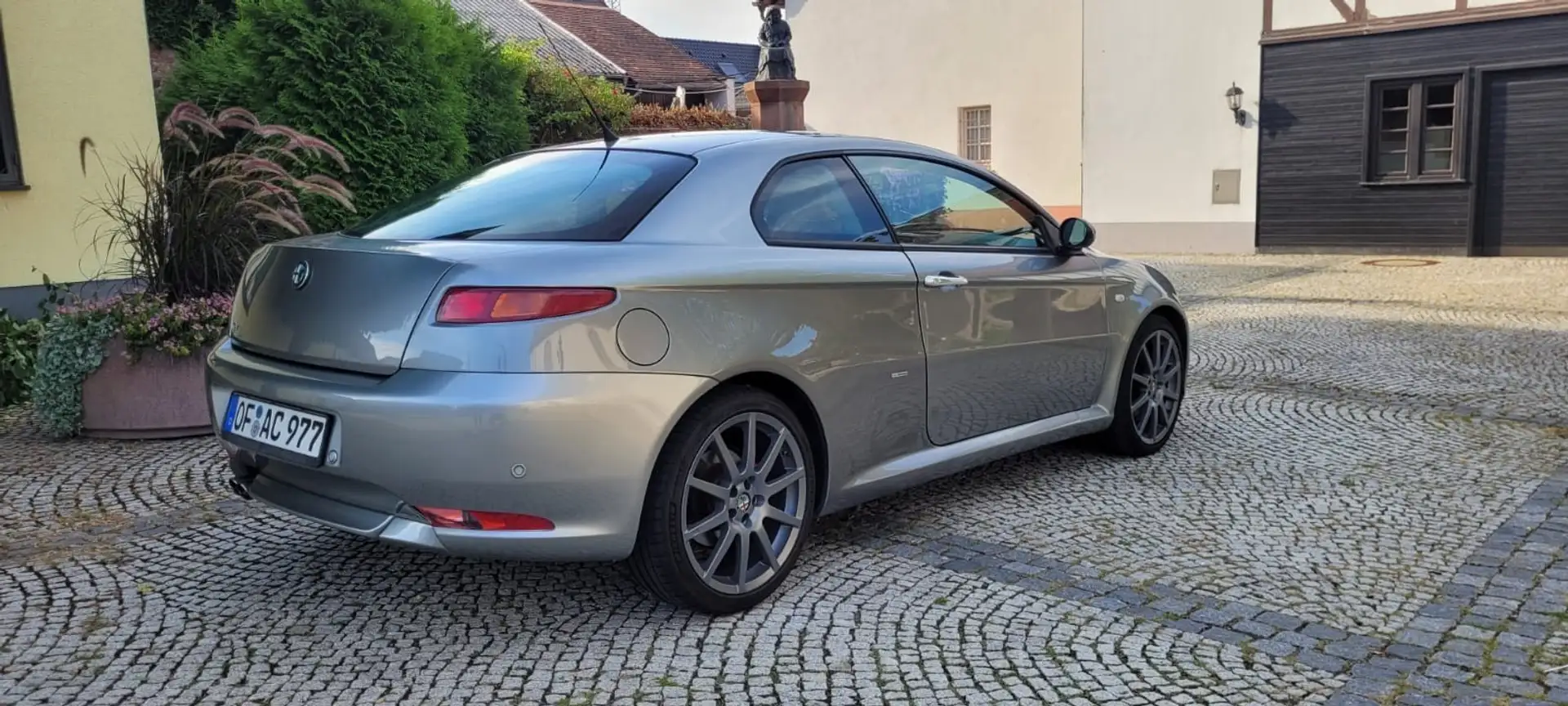 Alfa Romeo GT 3.2 V6 24v - 1