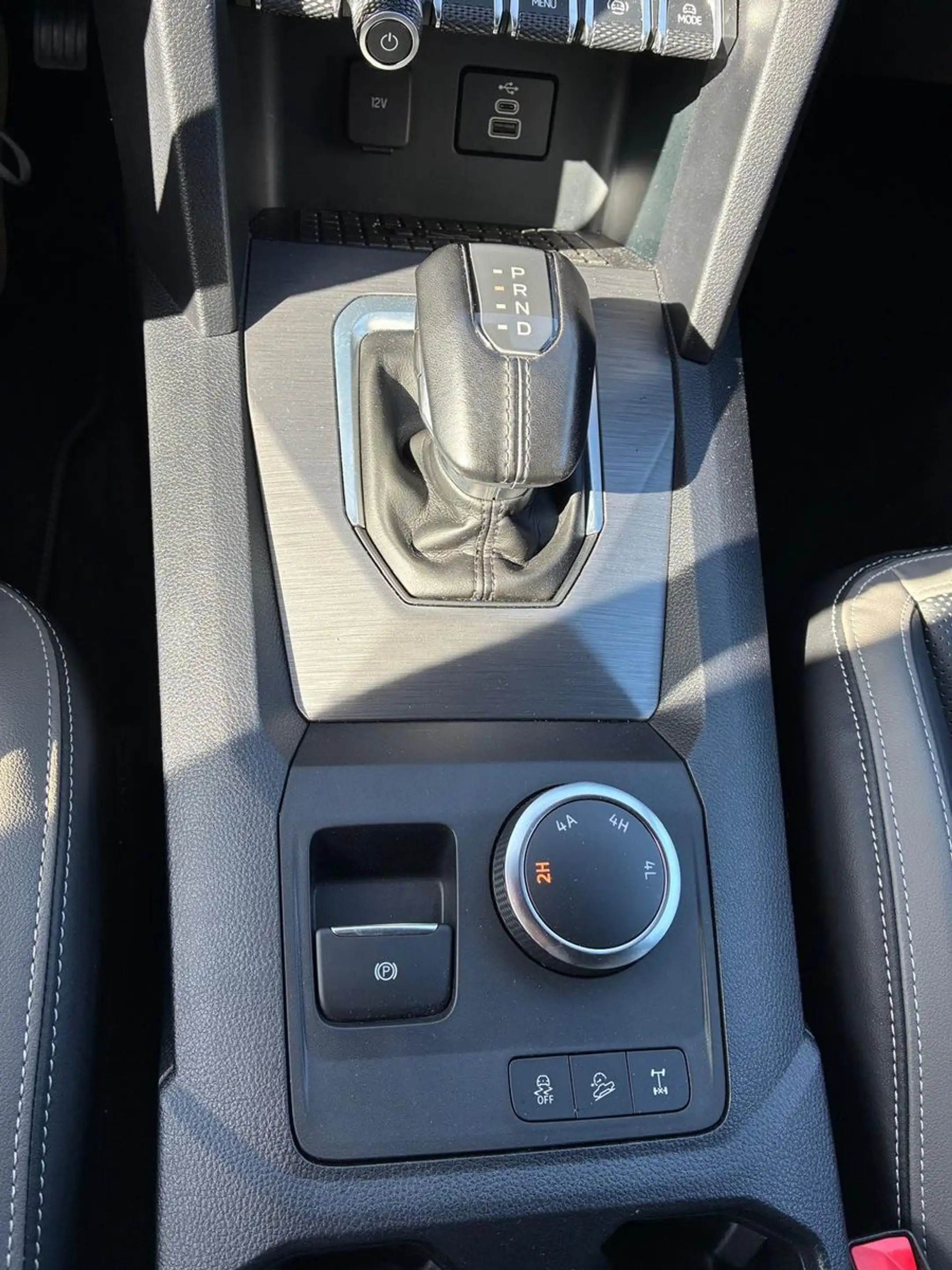 Volkswagen Amarok 3.0 TDI Aventura 4Motion *LED*AHK*Leder — photo 12