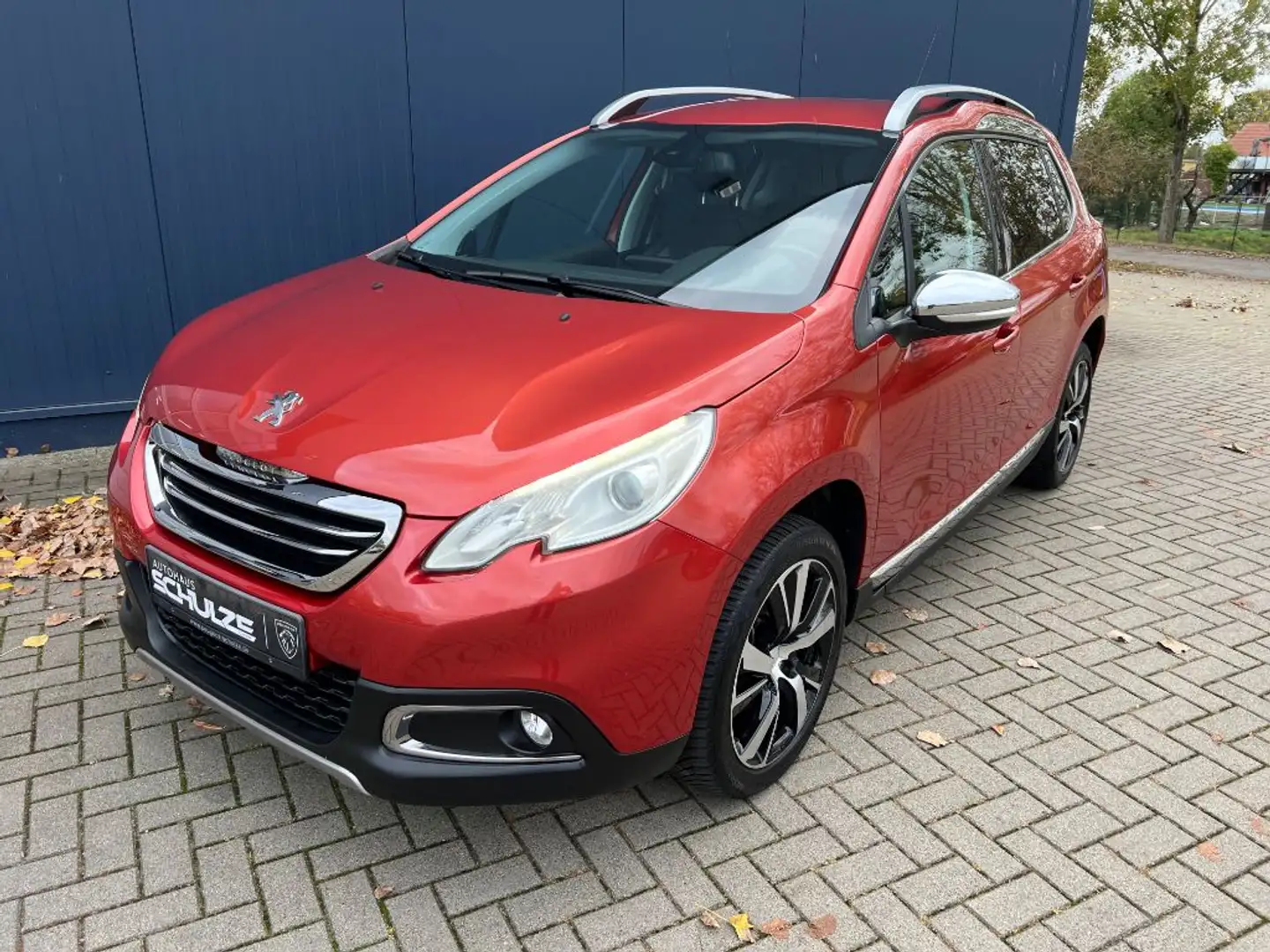 Peugeot 2008 PureTech 130 Stop&Start Allure Rood - 1