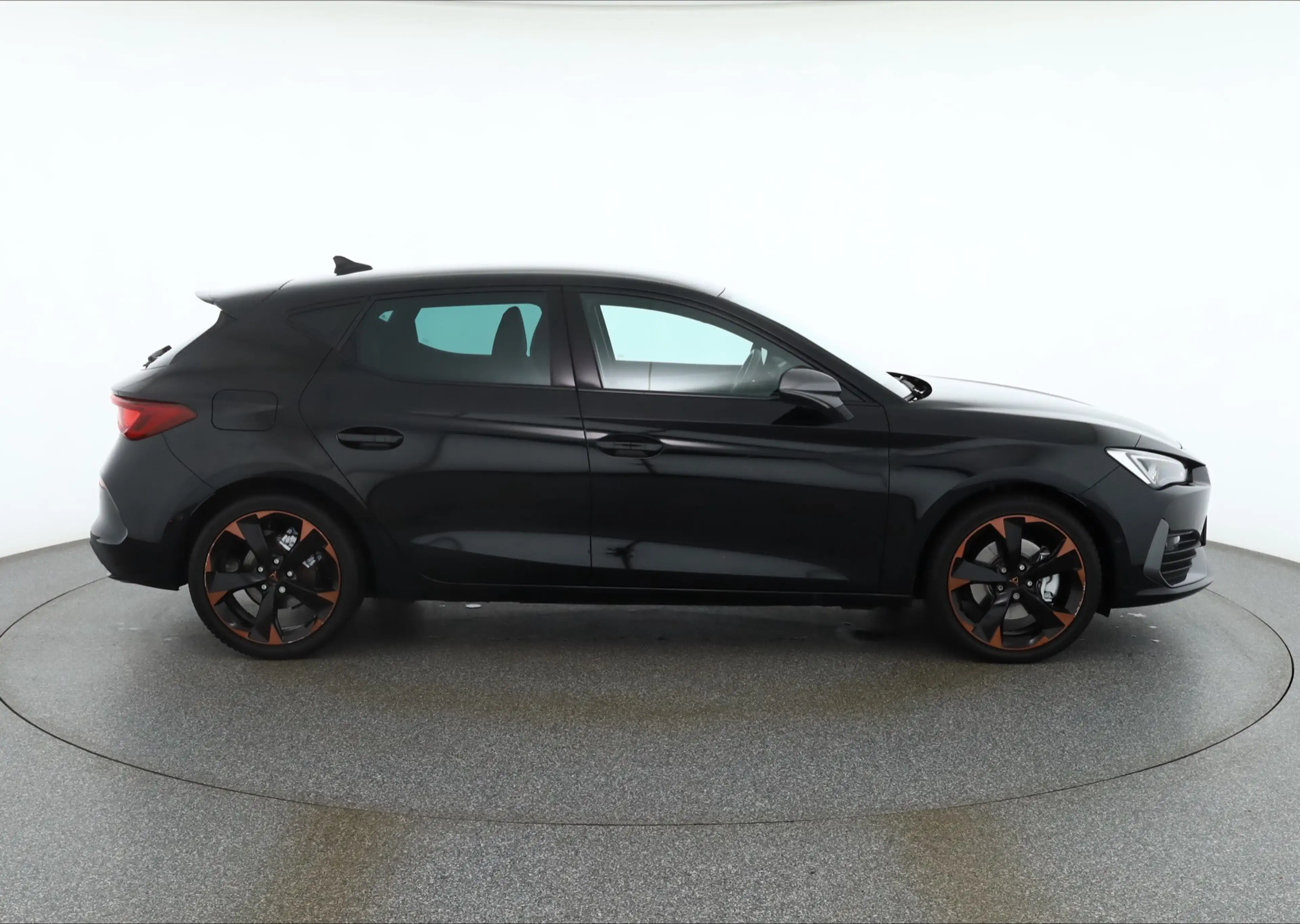 CUPRA Leon 1.5 eTSI DSG LED Navi Kamera Beats ACC DAB — photo 6