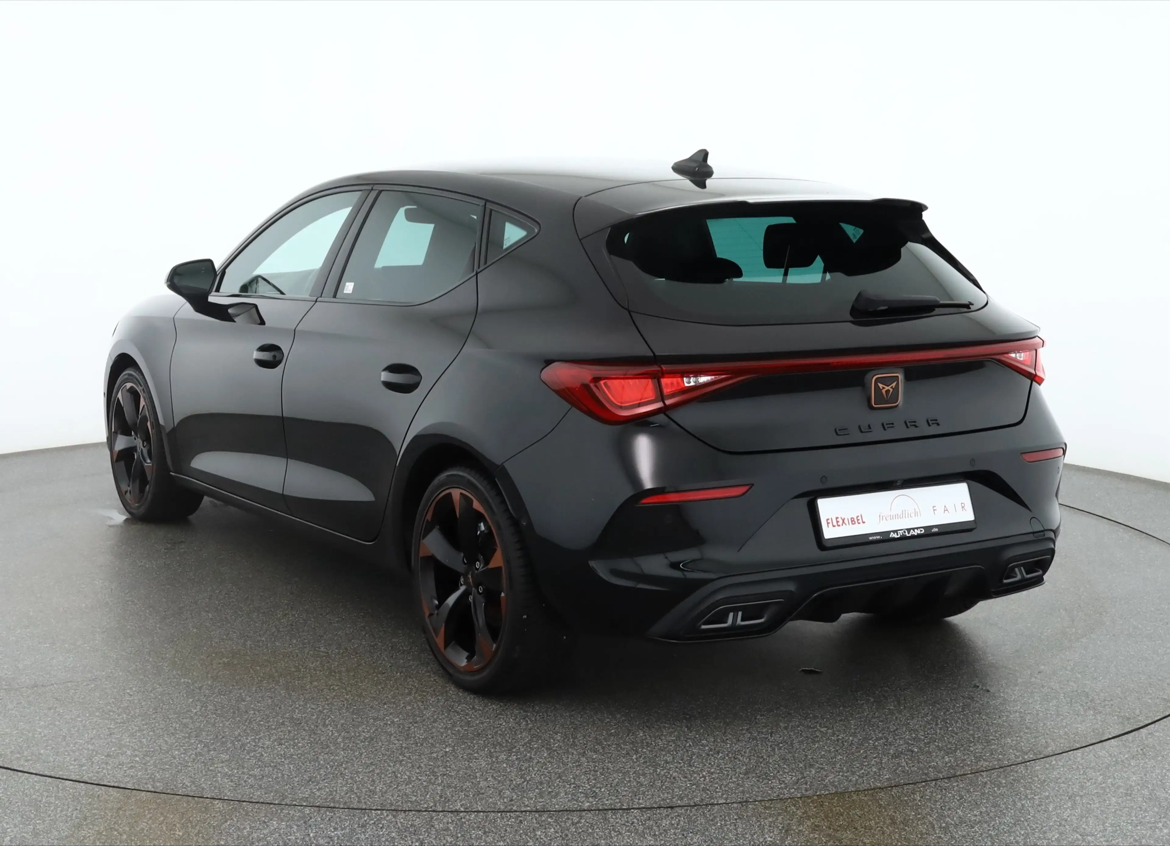 CUPRA Leon 1.5 eTSI DSG LED Navi Kamera Beats ACC DAB — photo 3