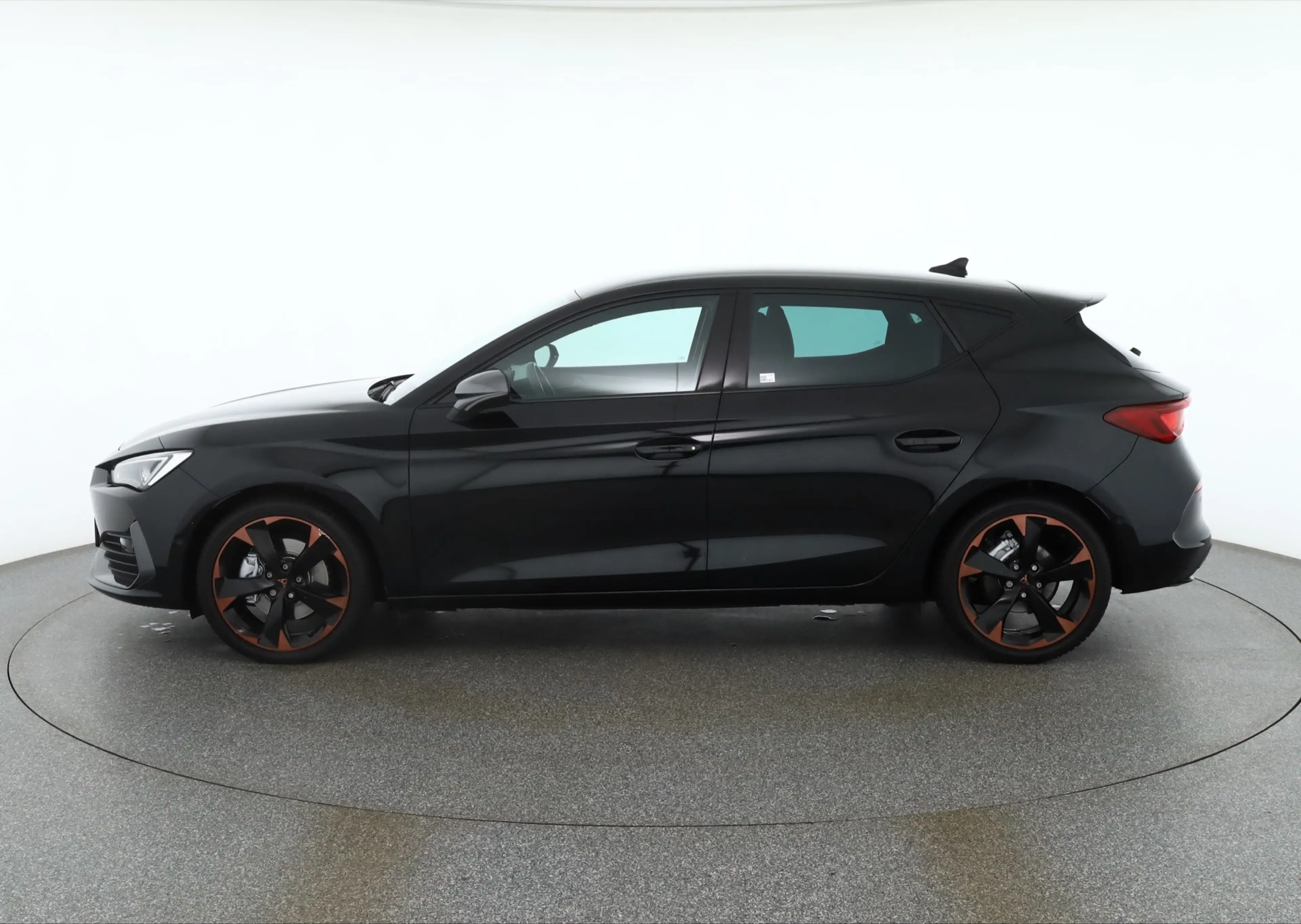 CUPRA Leon 1.5 eTSI DSG LED Navi Kamera Beats ACC DAB — photo 2