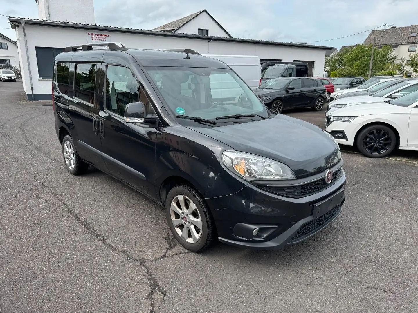 Fiat Doblo 2.0 Mjet Lounge AHK Чорний - 2