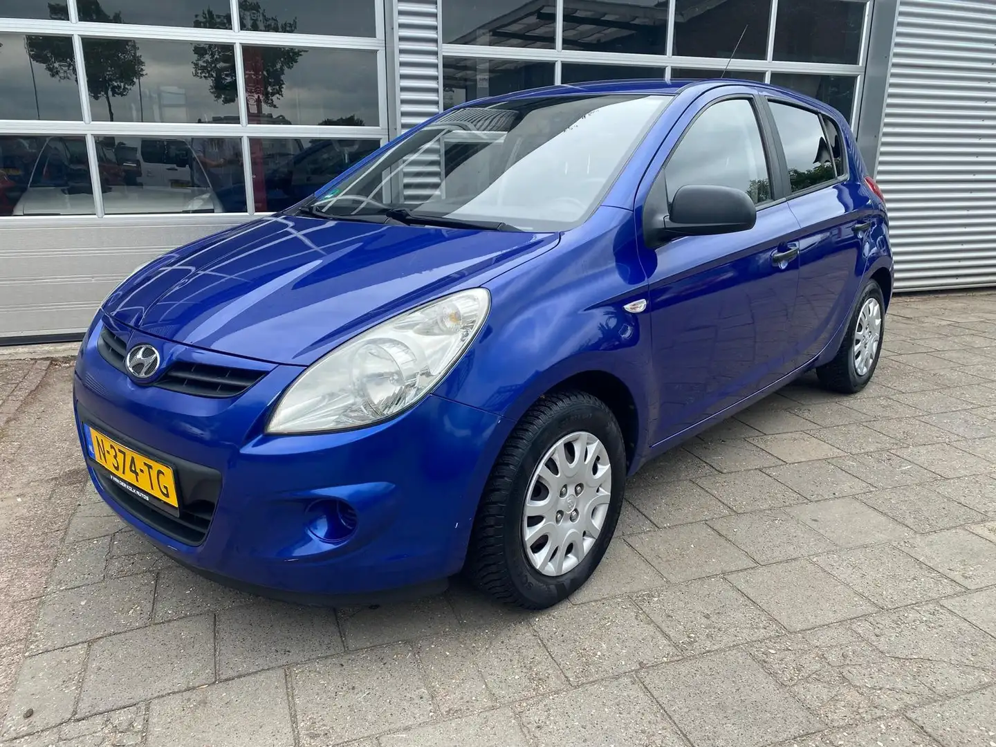 Hyundai i20 1.2i ActiveVersion Young Blauw - 1