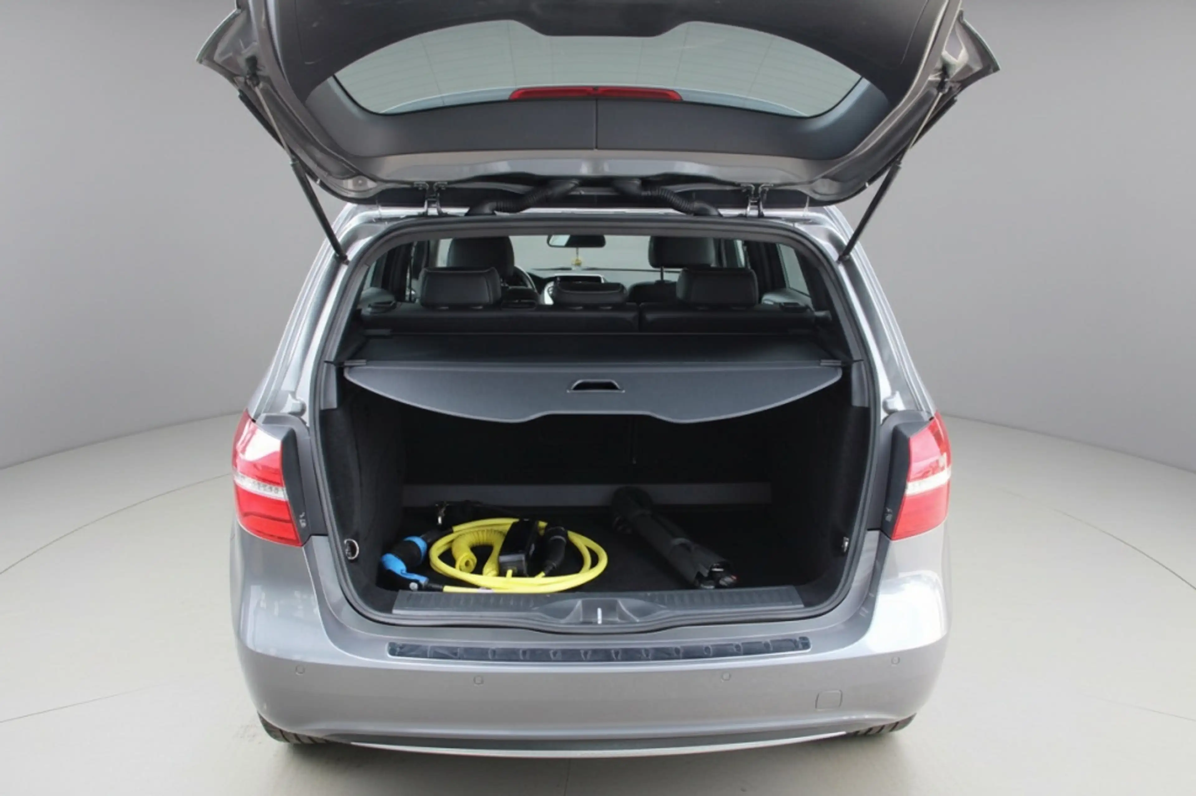 Mercedes-Benz B Electric Drive Pres. / Keurige Auto — photo 8