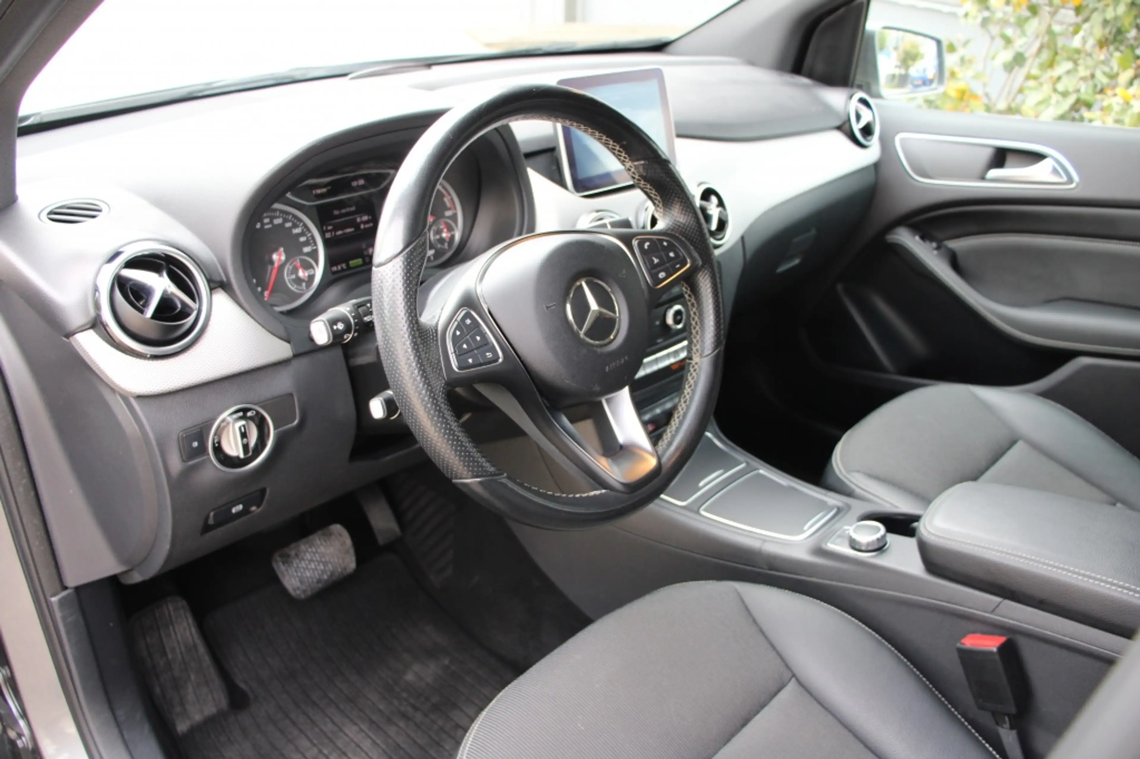 Mercedes-Benz B Electric Drive Pres. / Keurige Auto — photo 14