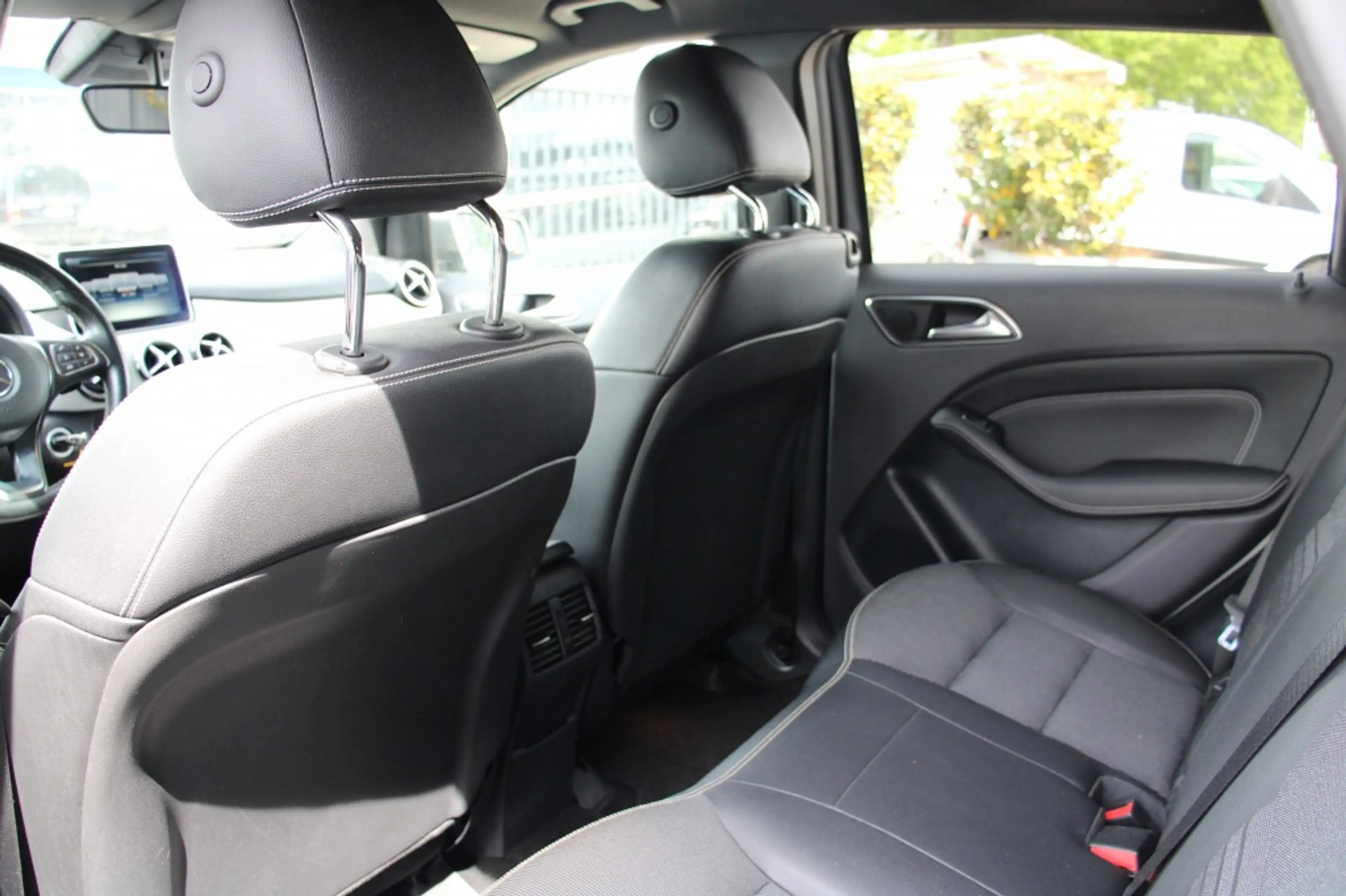 Mercedes-Benz B Electric Drive Pres. / Keurige Auto — photo 12