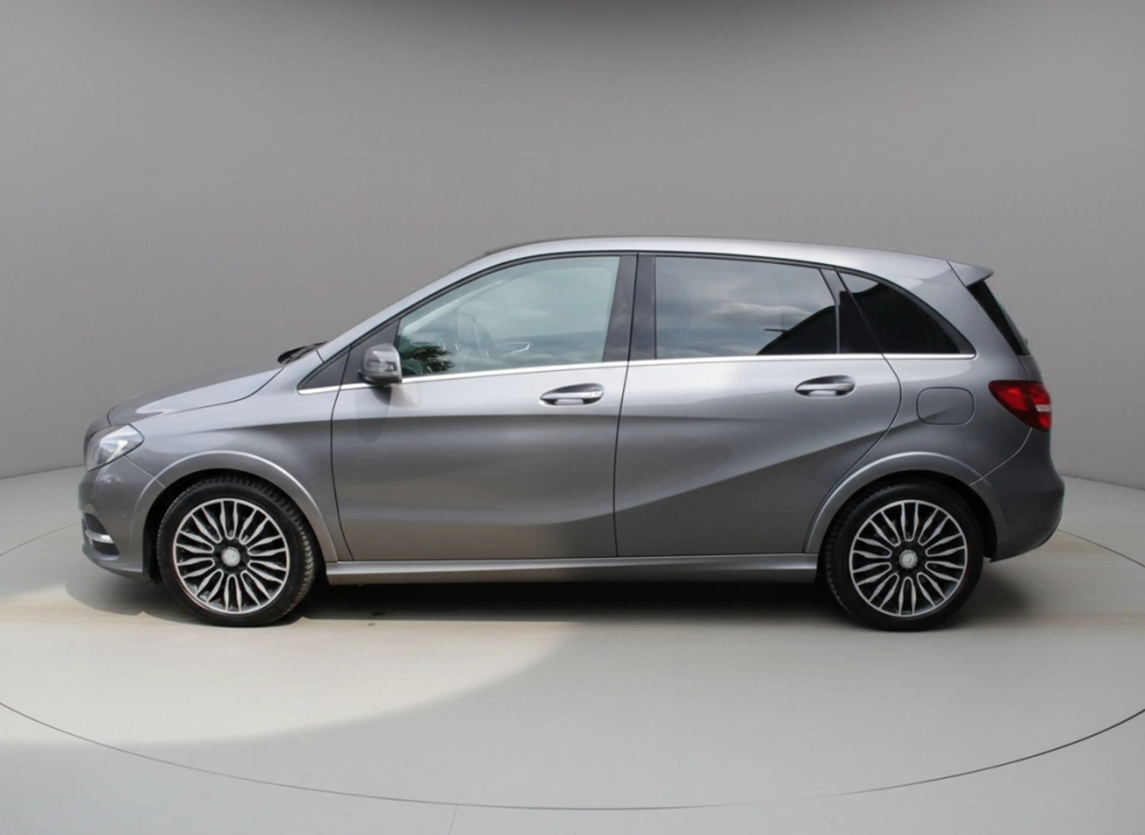 Mercedes-Benz B Electric Drive Pres. / Keurige Auto — photo 4