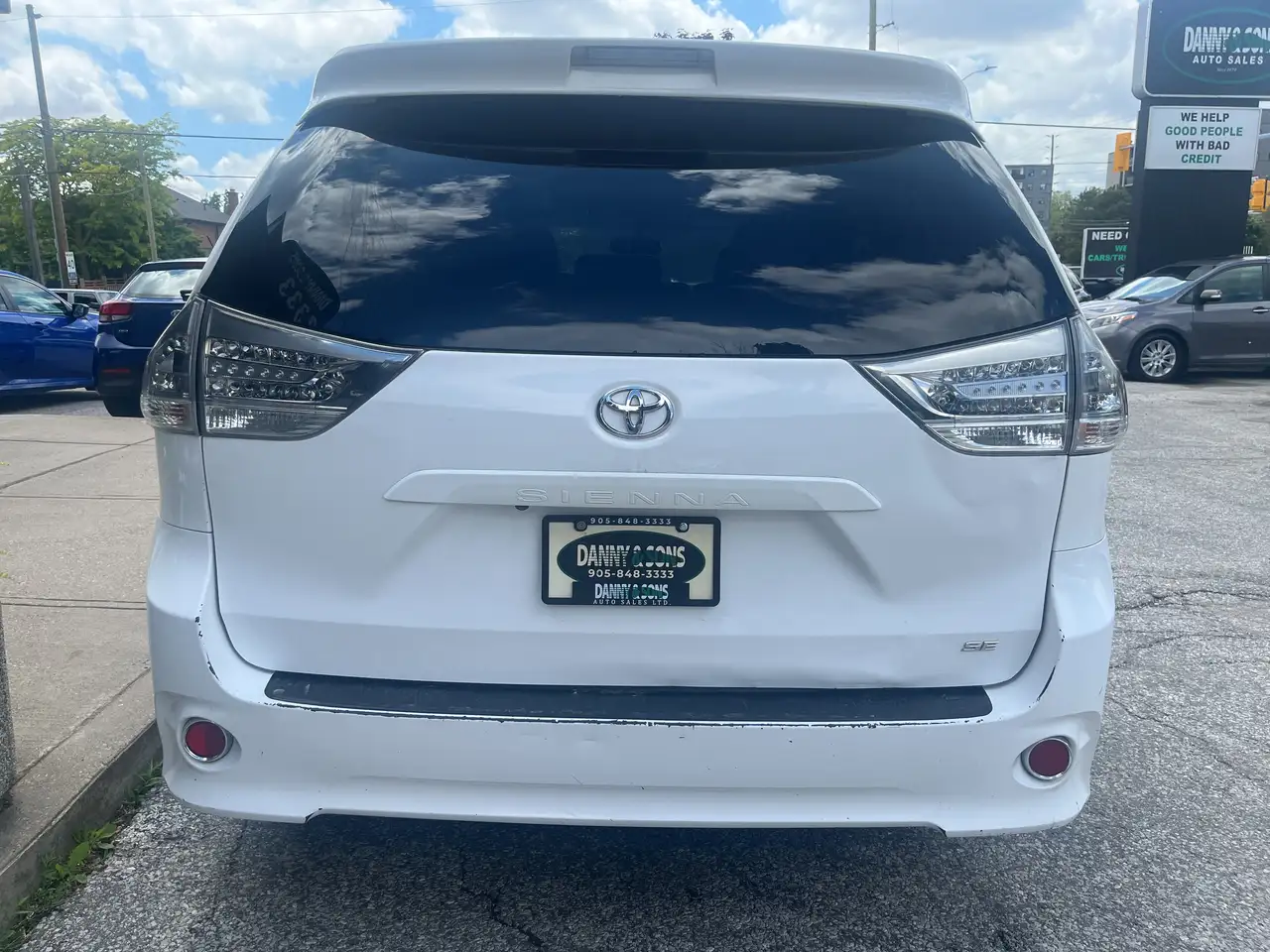 Toyota Sienna снимка Toyota Sienna