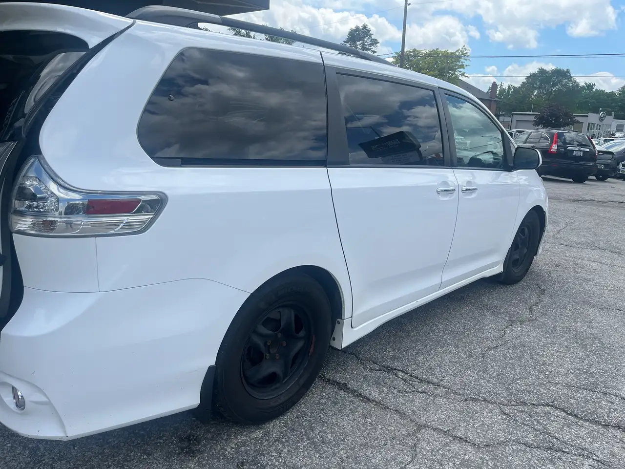 Toyota Sienna снимка Toyota Sienna