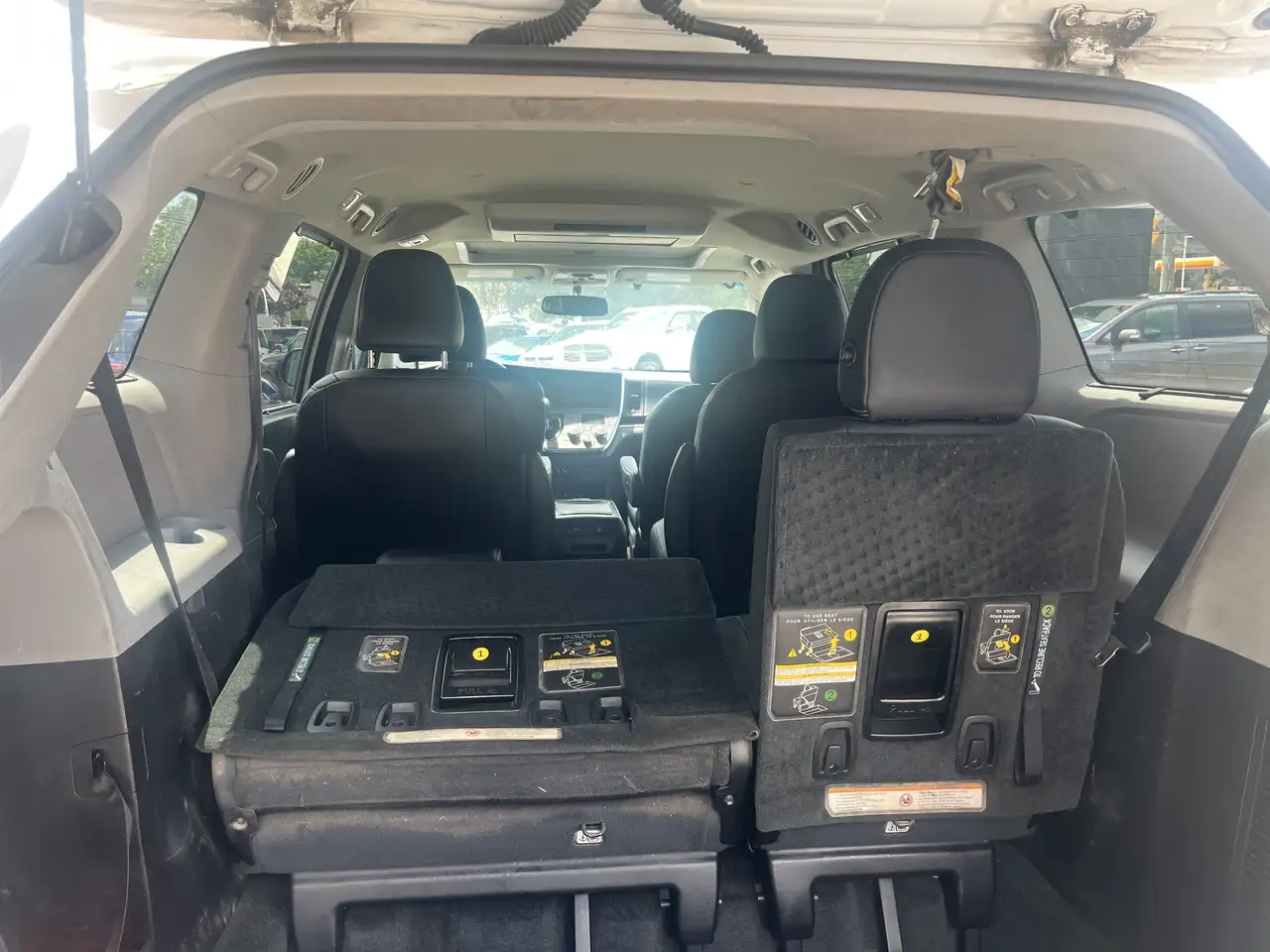 Toyota Sienna снимка Toyota Sienna