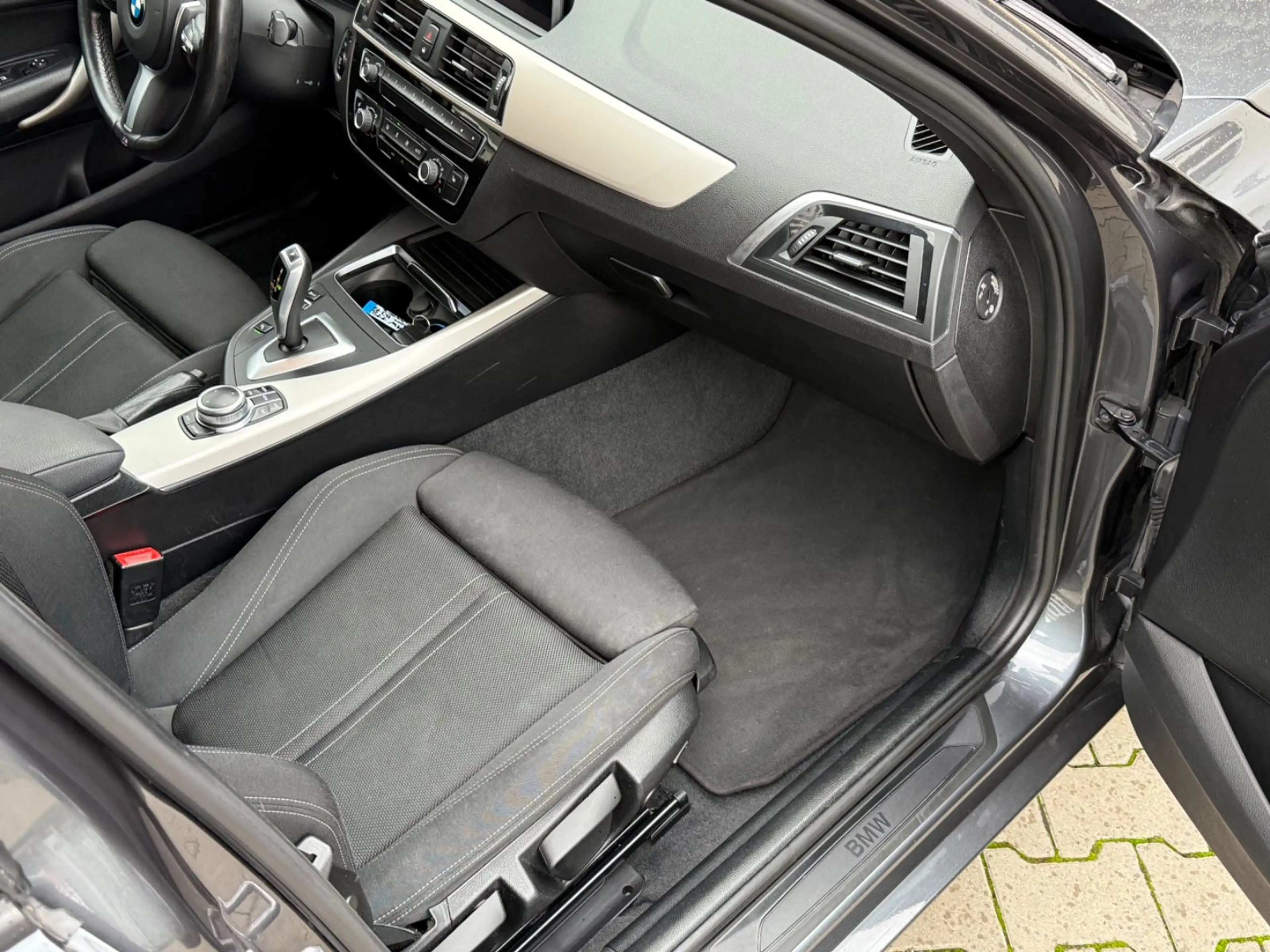 BMW 118 i Lim. 5-trg. Steptronic·M-Lenkrad·LM·ACC·PDC — photo 14