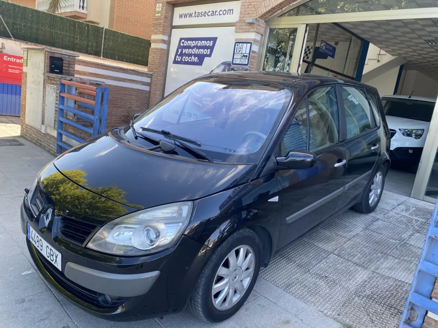 Renault Grand Scenic 2.0DCI Privilege Aut. Negro - 2