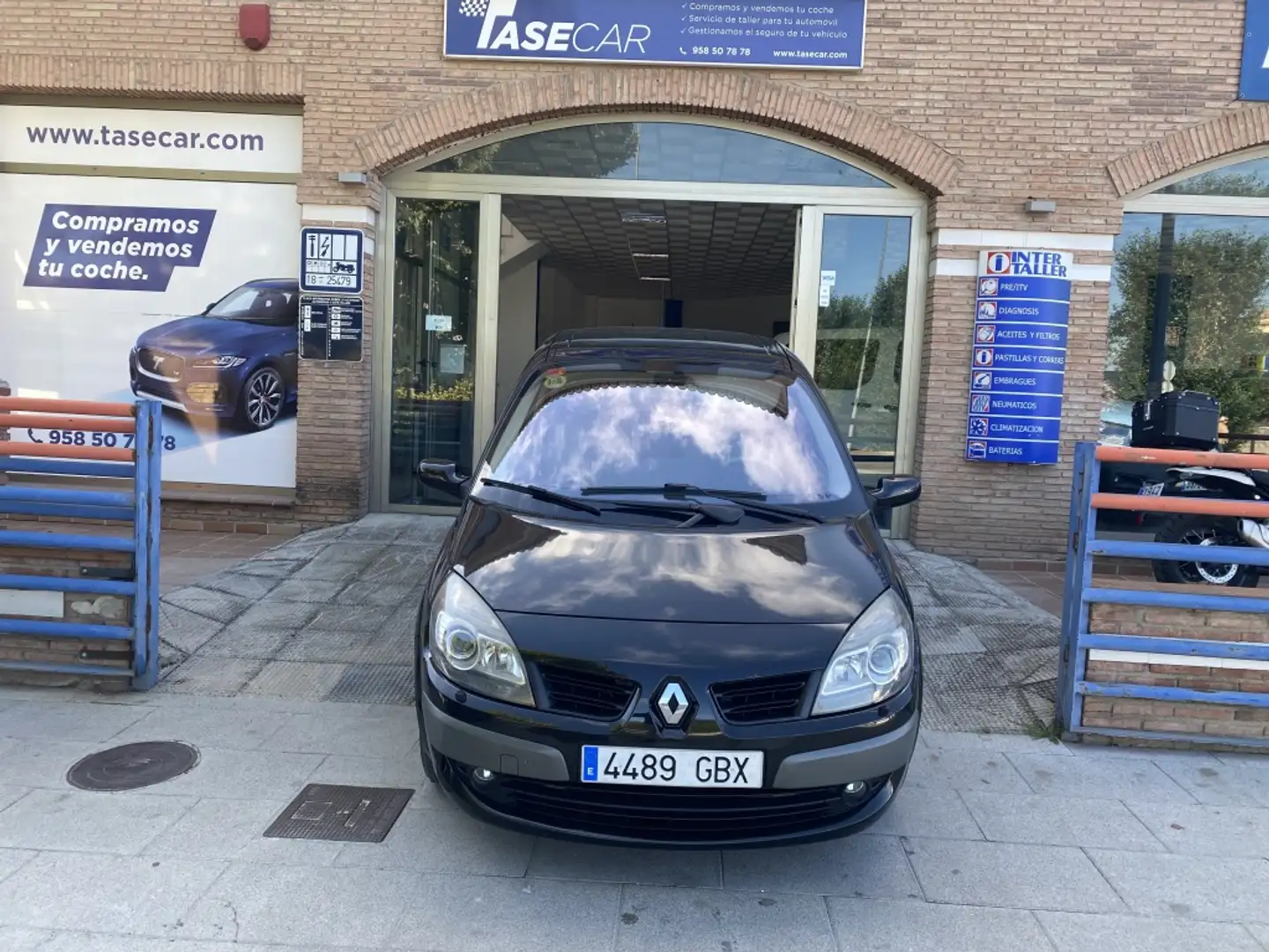 Renault Grand Scenic 2.0DCI Privilege Aut. Negro - 1
