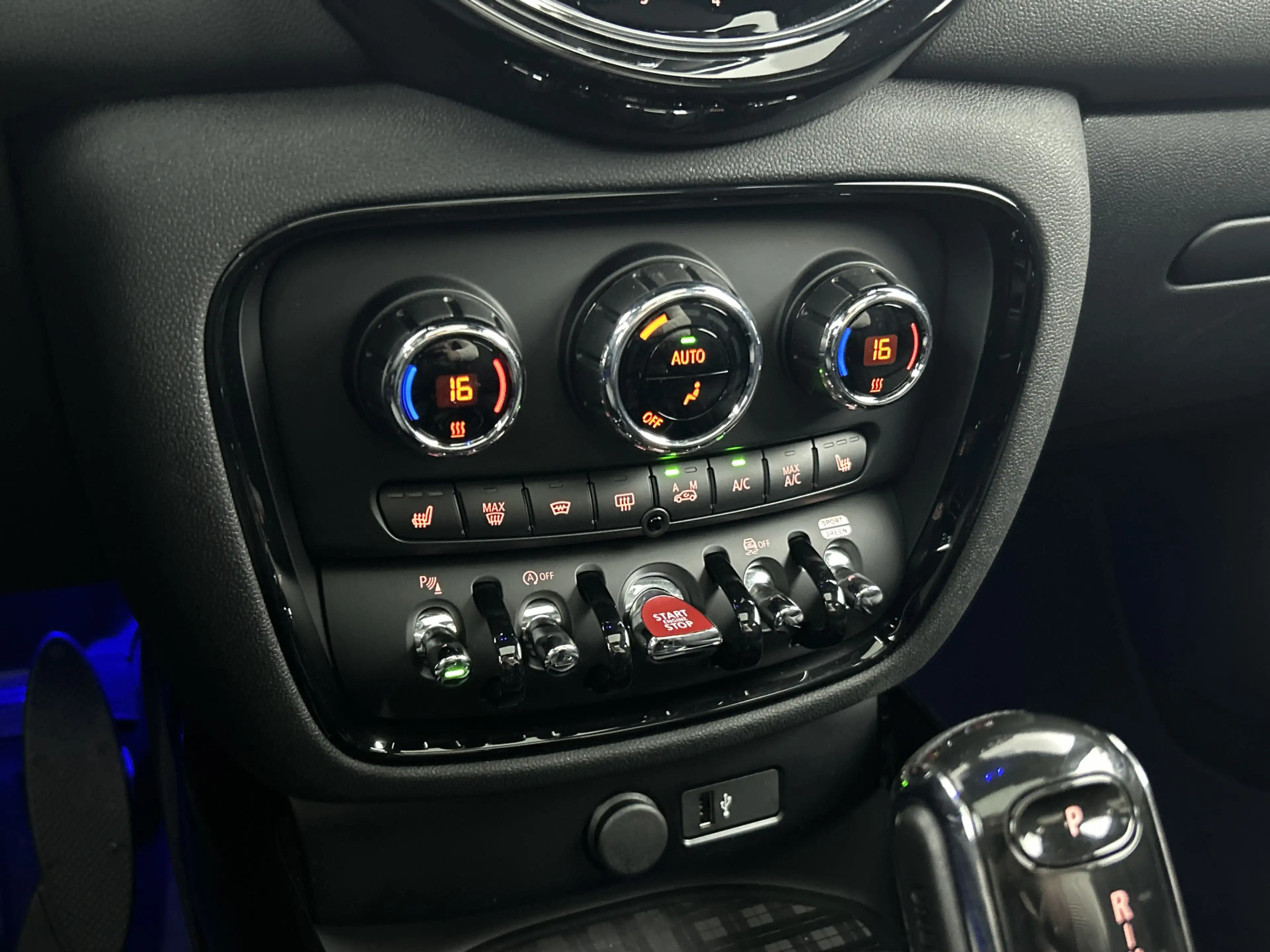 MINI Cooper Clubman 1.5 Aut. Premium Plus Pano-dak/Head-Up Display/Mem — photo 25