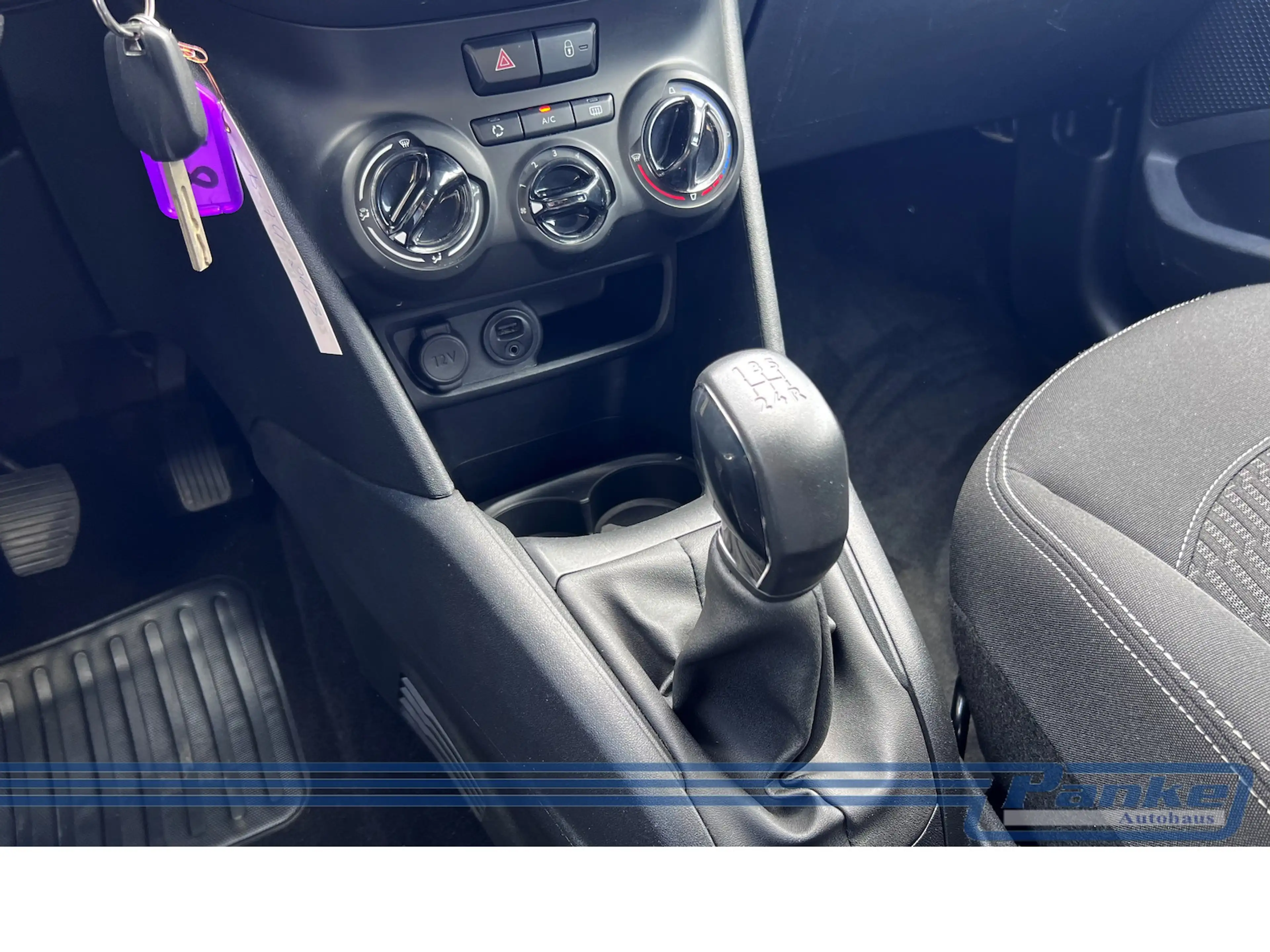 Peugeot 208 Pure 1.2*SHZ*BT*Klima*PDC*LED*USB*Tempo — photo 10