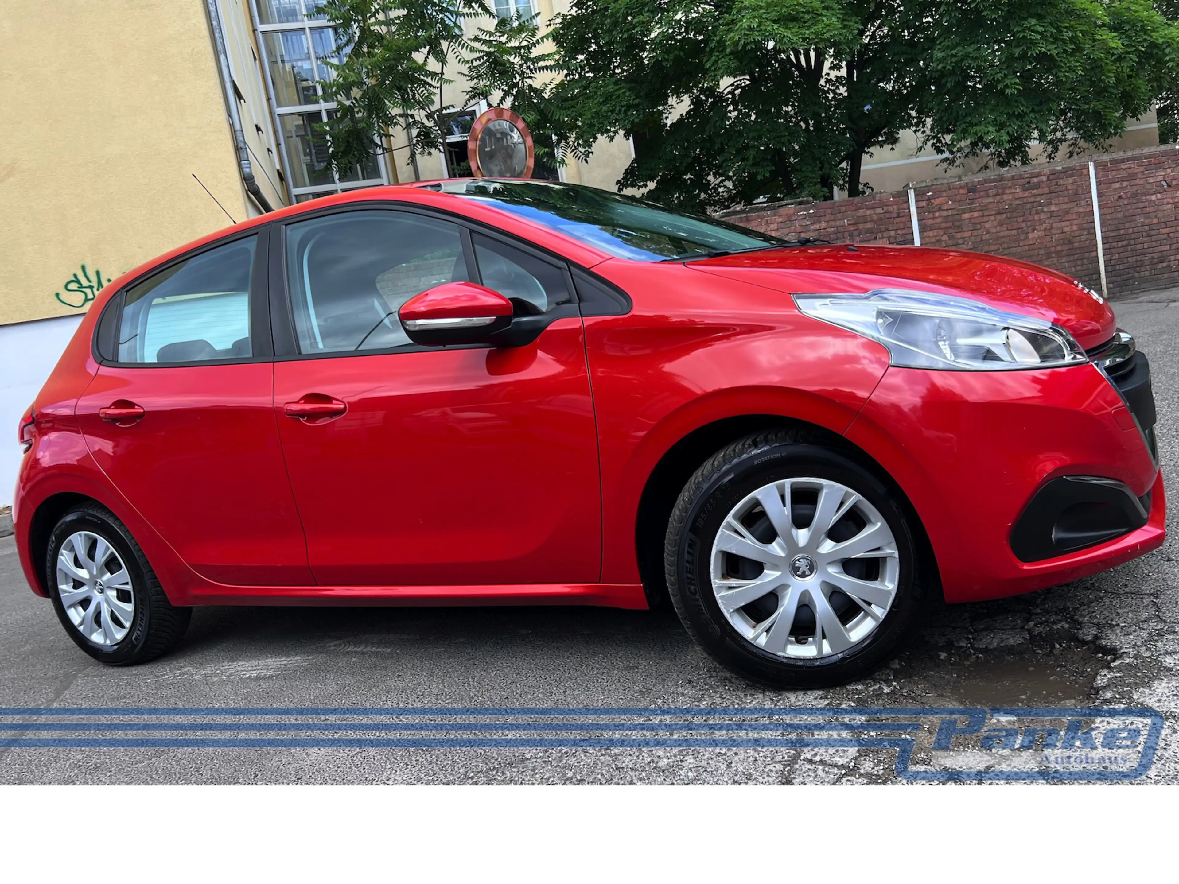 Peugeot 208 Pure 1.2*SHZ*BT*Klima*PDC*LED*USB*Tempo
