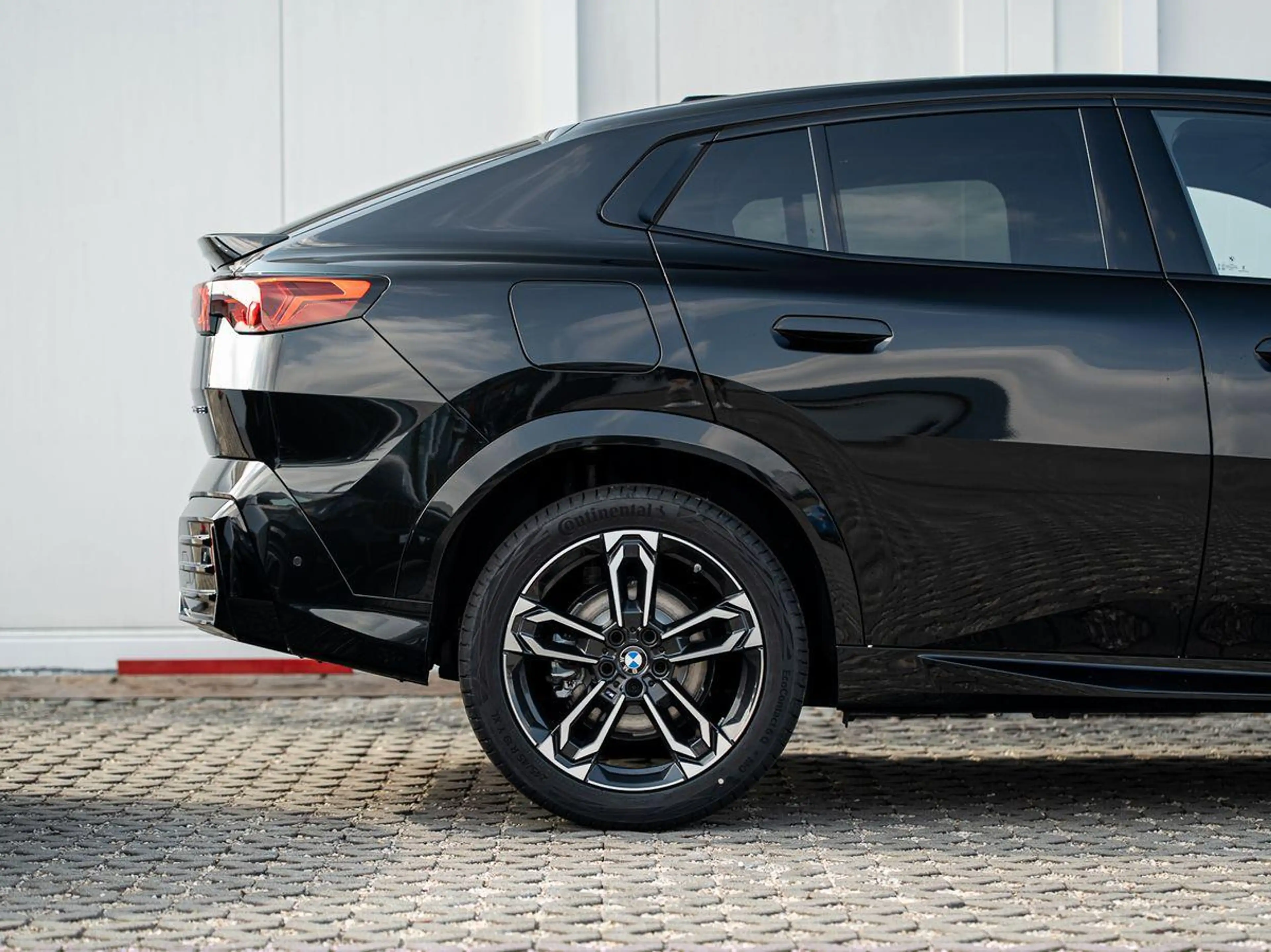 BMW X2 sDrive18d M-Sport AHK PANO KoZg AdLED AktSitz — photo 5