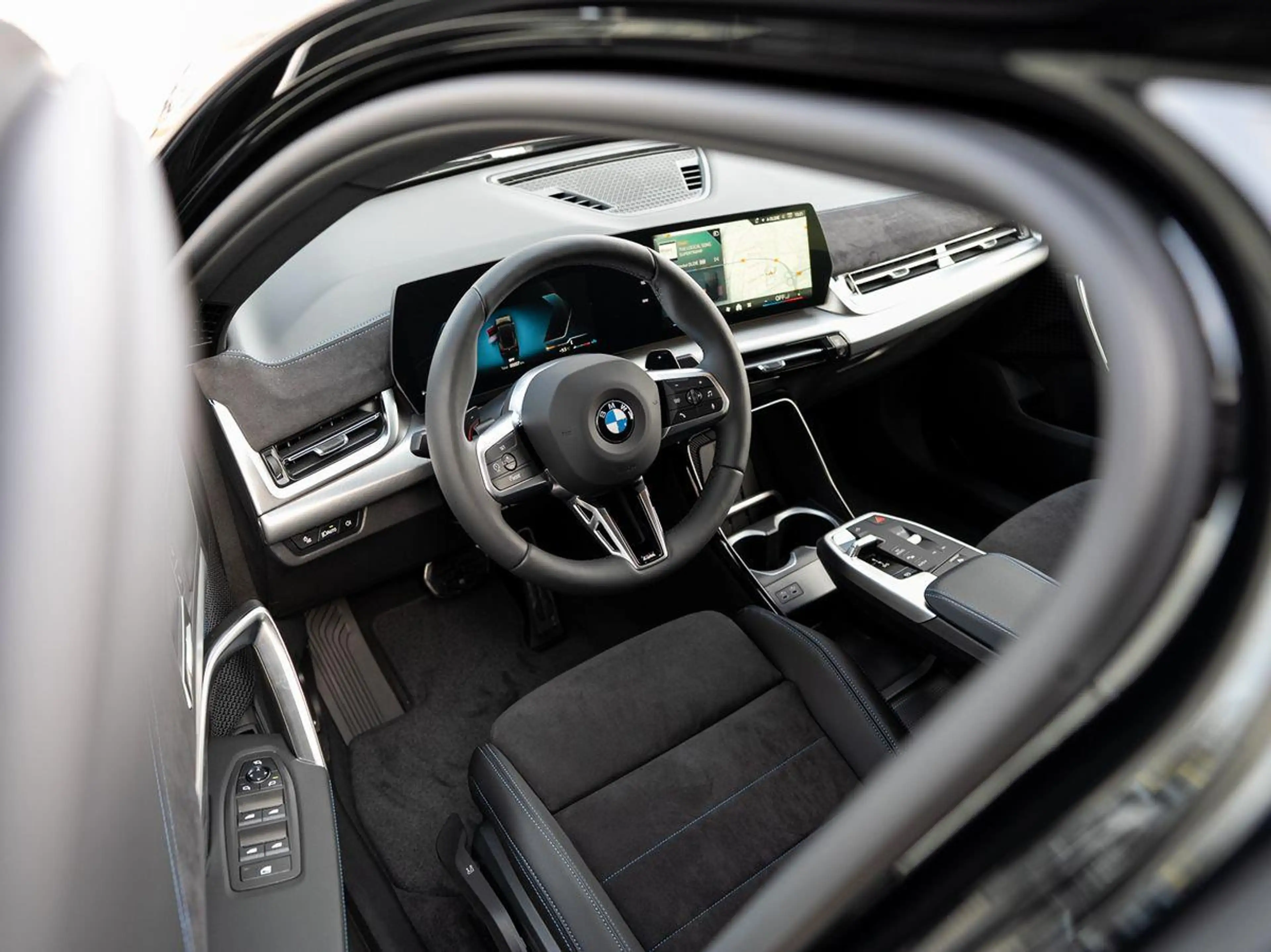 BMW X2 sDrive18d M-Sport AHK PANO KoZg AdLED AktSitz — photo 7