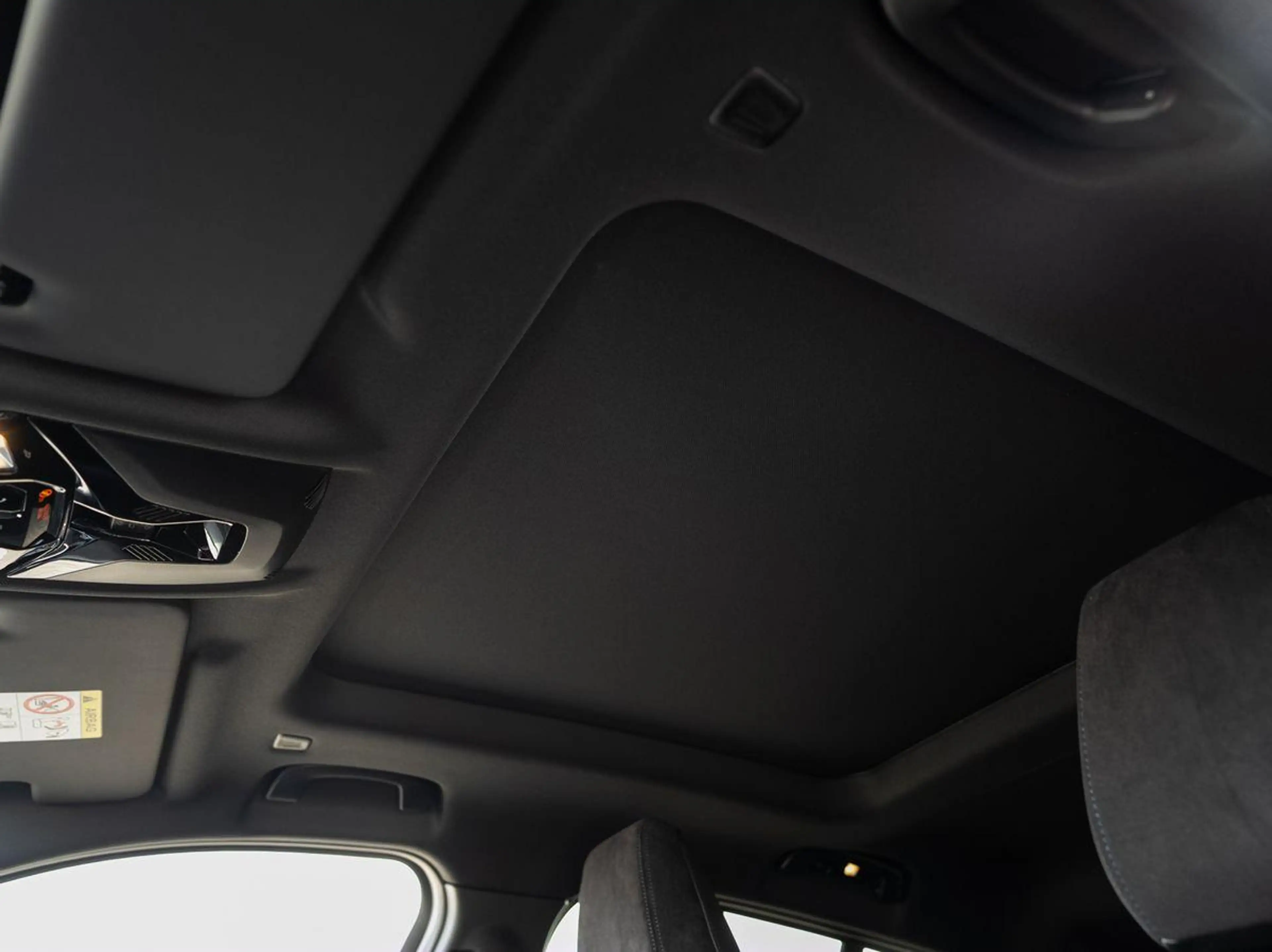 BMW X2 sDrive18d M-Sport AHK PANO KoZg AdLED AktSitz — photo 10