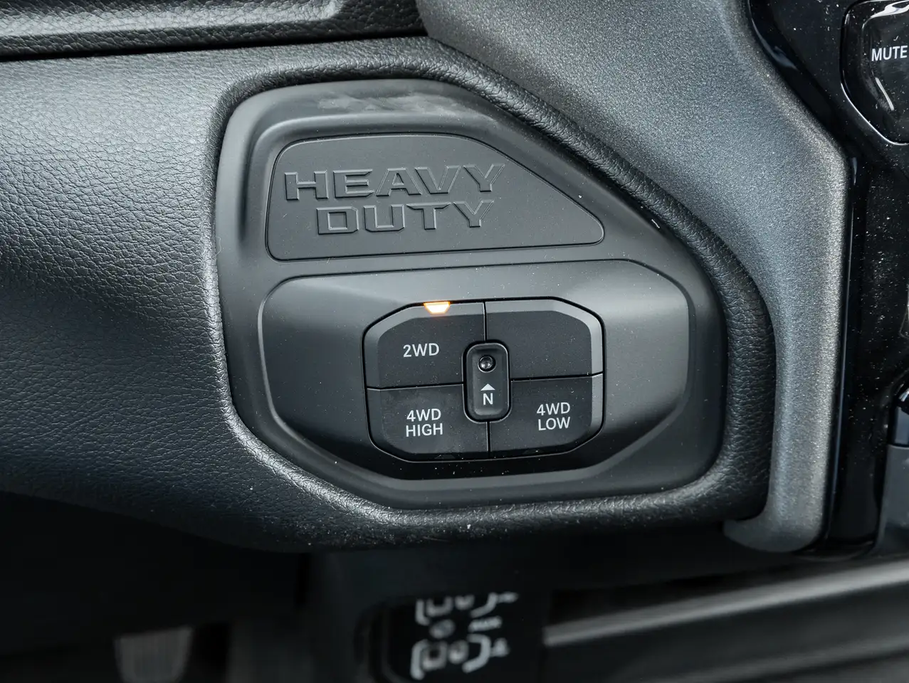 RAM 2500 снимка RAM 2500